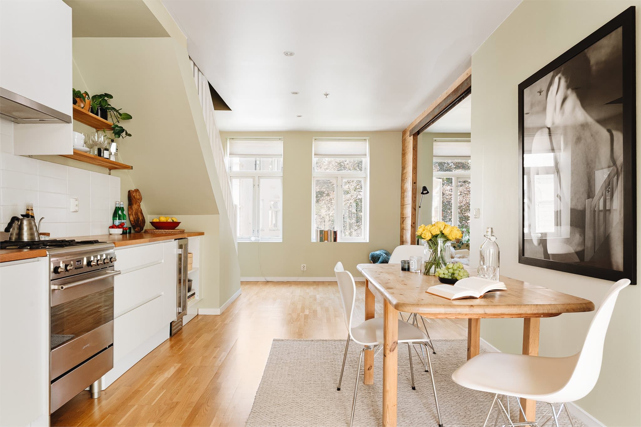 Lys og moderne leilighet med en gjennomgående herlig atmosfære