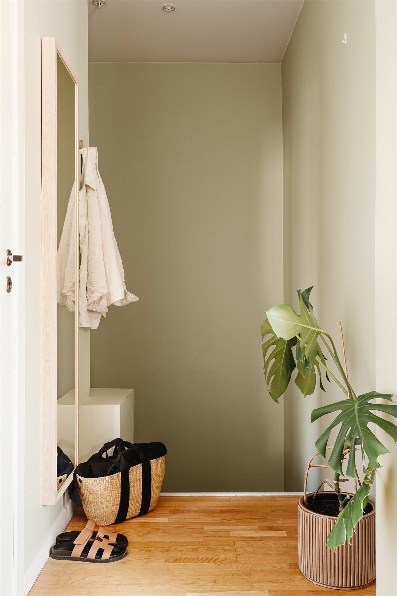 Like opp trappen så har du en innvendig bod på 4,2 m²