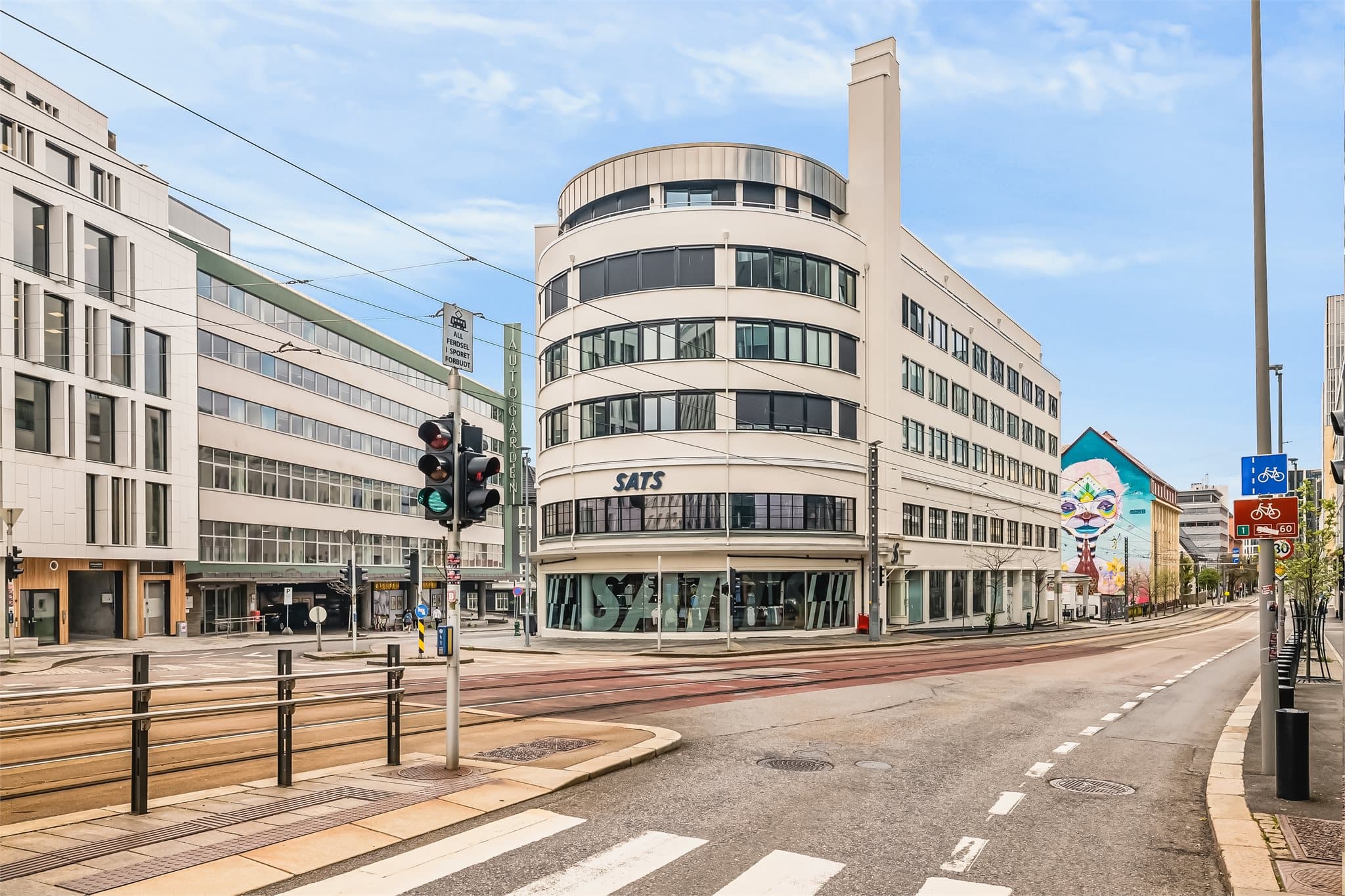 Nærmeste bybanestopp er på Nygård 5 min gange unna