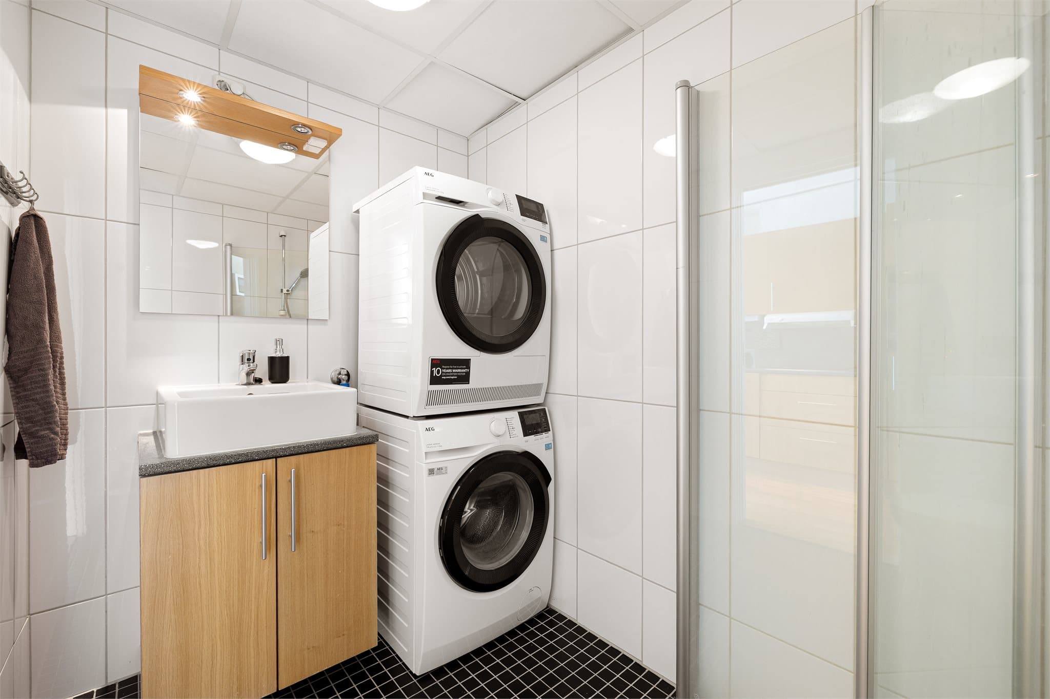 Det er også opplegg for vaskemaskin på badet.