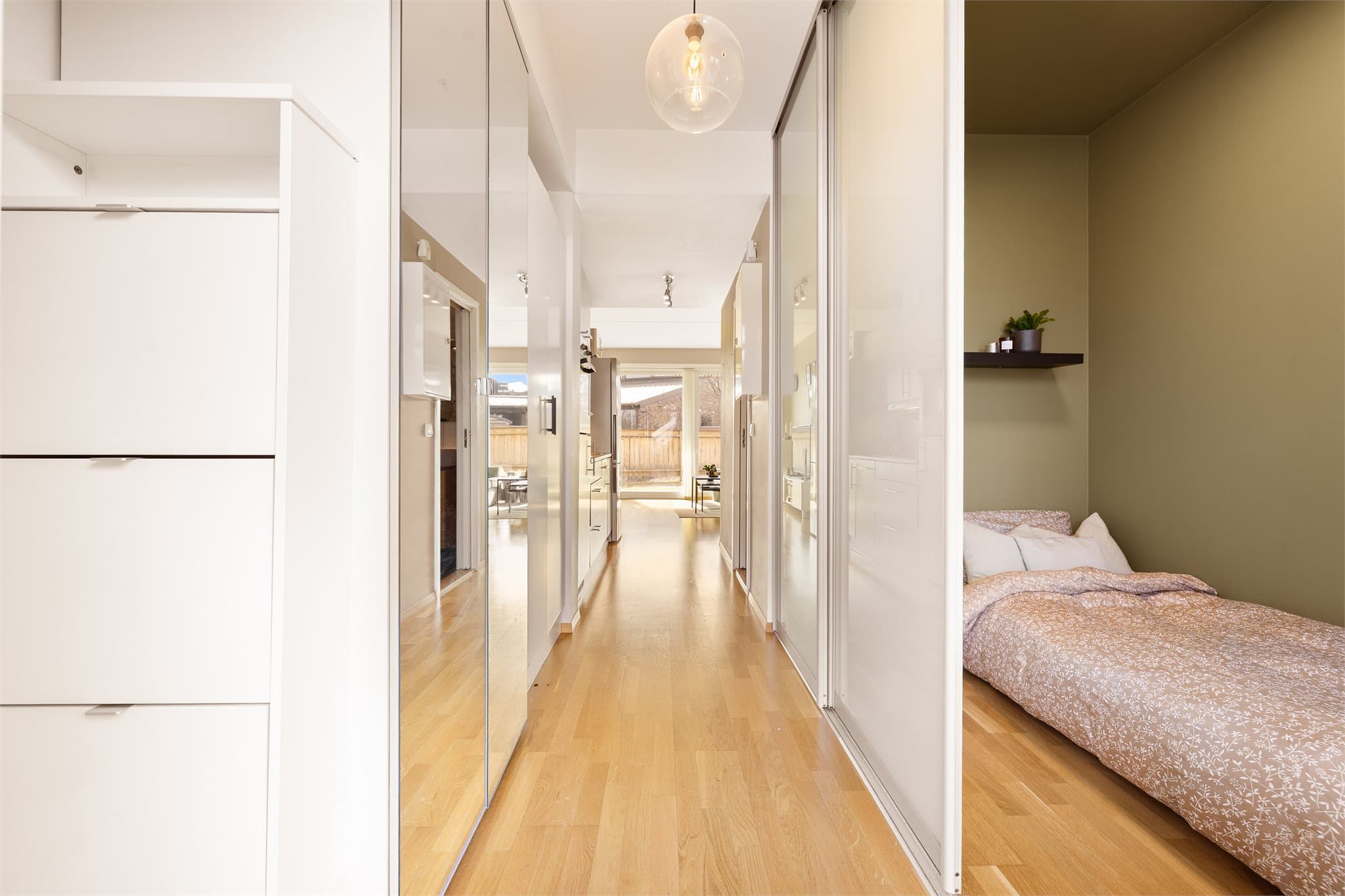 Entré med plass til oppbevaring av yttertøy.