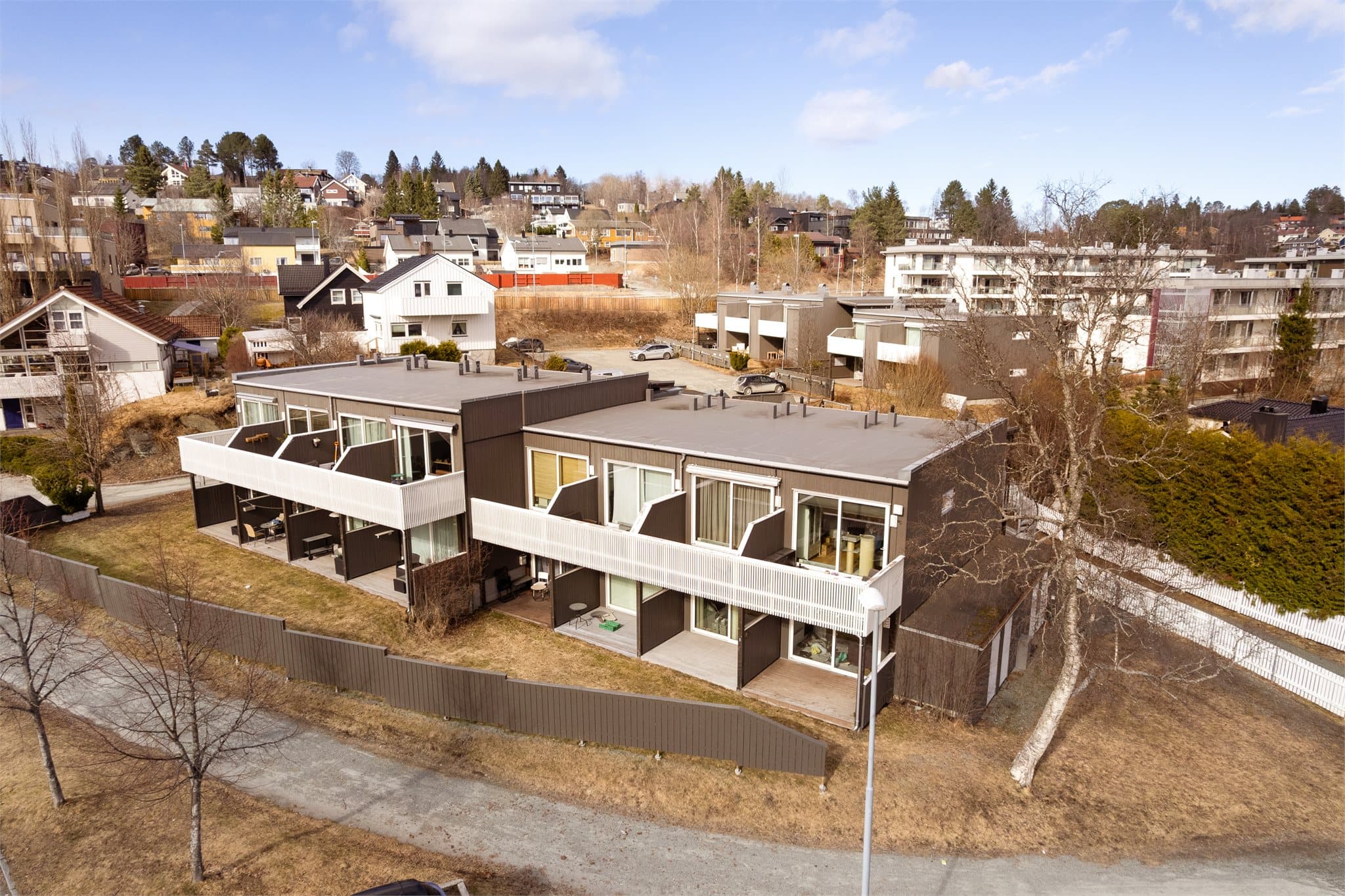 Flott beliggenhet på Byåsen med nærhet til et bredt tilbud av aktiviteter og servicetilbud, samt kort vei til både Trondheim sentrum og Bymarka.