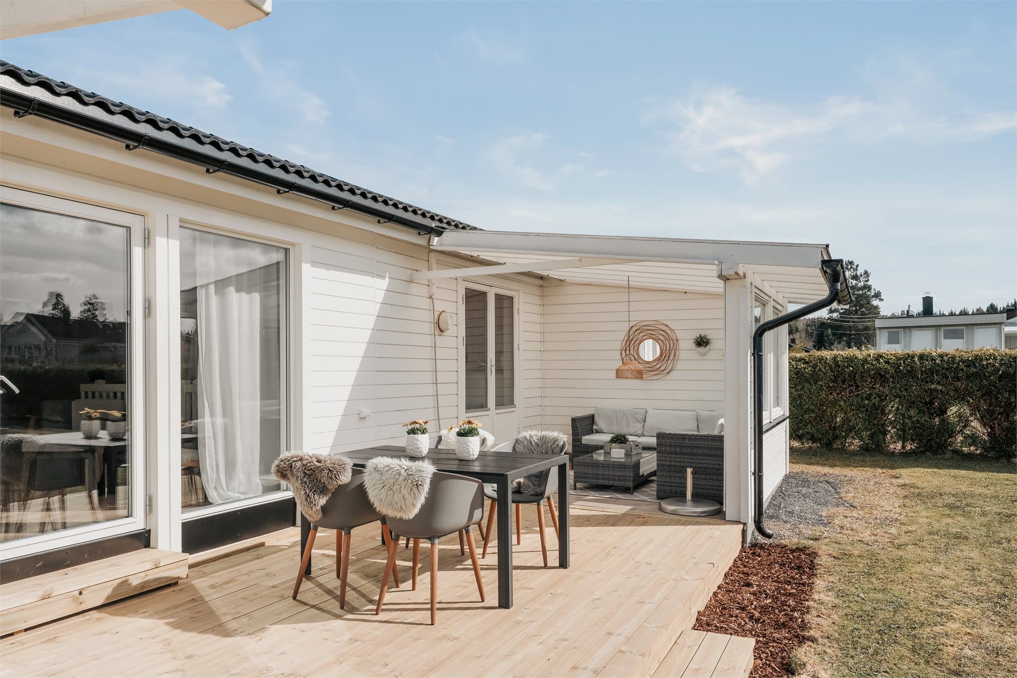 Stor terrasse med fantastiske solforhold hele dagen.