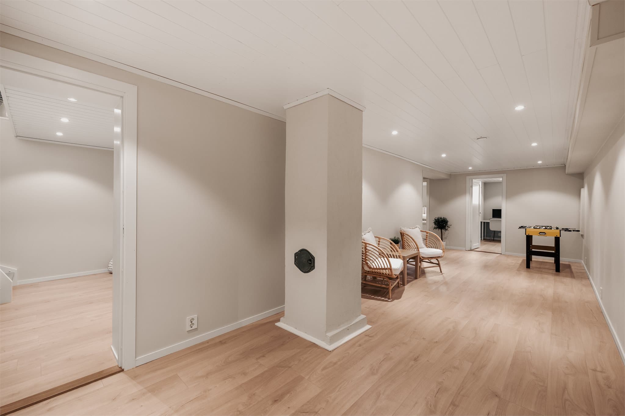 Kjelleretasjen ble oppgradert i 2025 og fremstår også moderne.