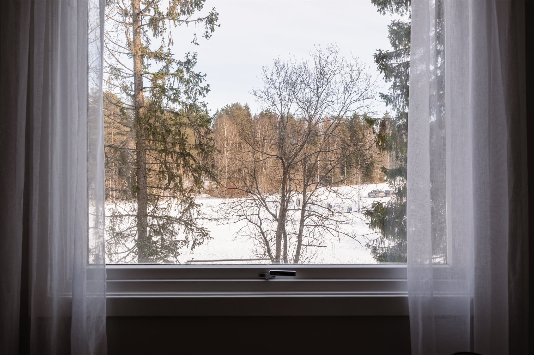 Også dette soverommet har den samme rolige, fine utsikten.