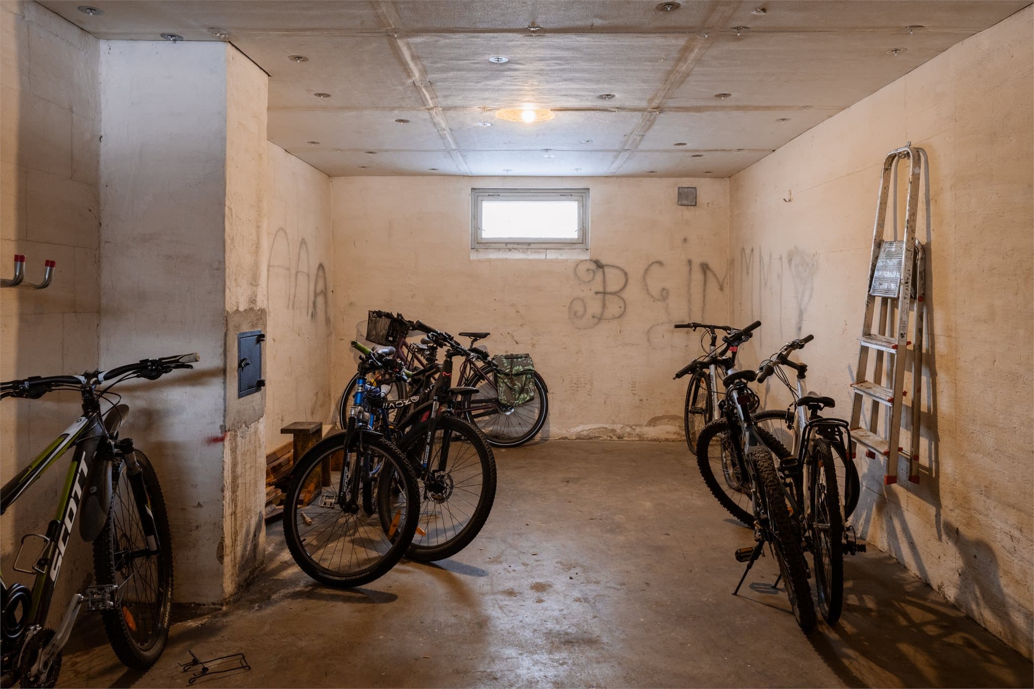 Borettslaget har fellesrom for sykkelparkering.