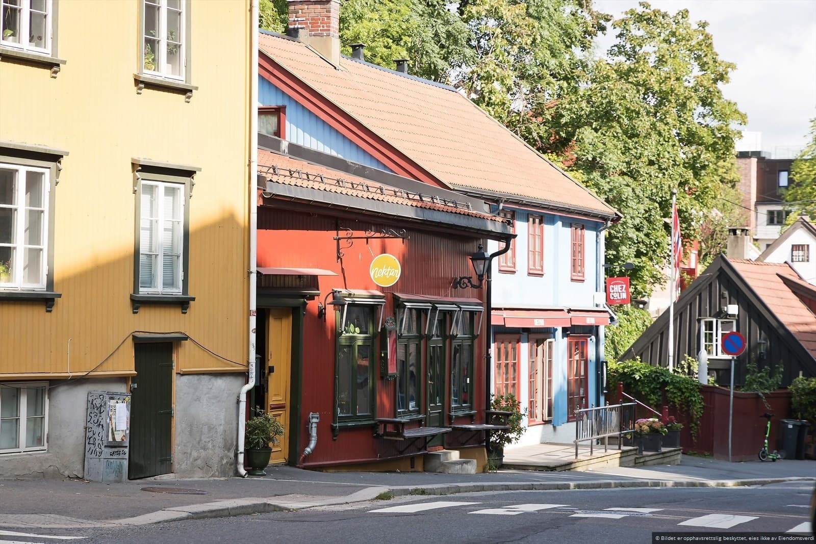 Kun en kort spasertur fra boligen ligger kjente "Nektar", som ligger på Fredensborg - som er en fantastisk restaurant.