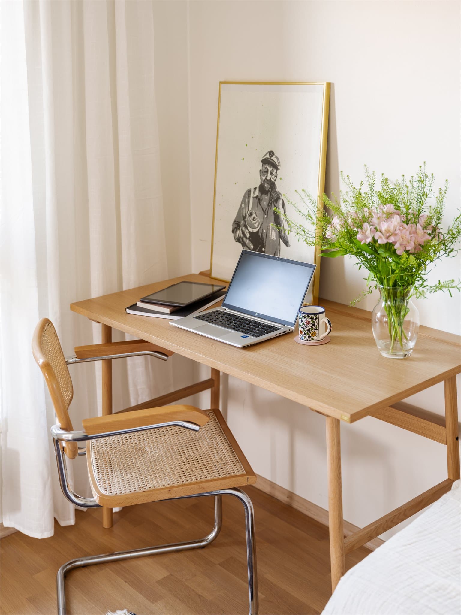 Detaljer fra kontorplassen.