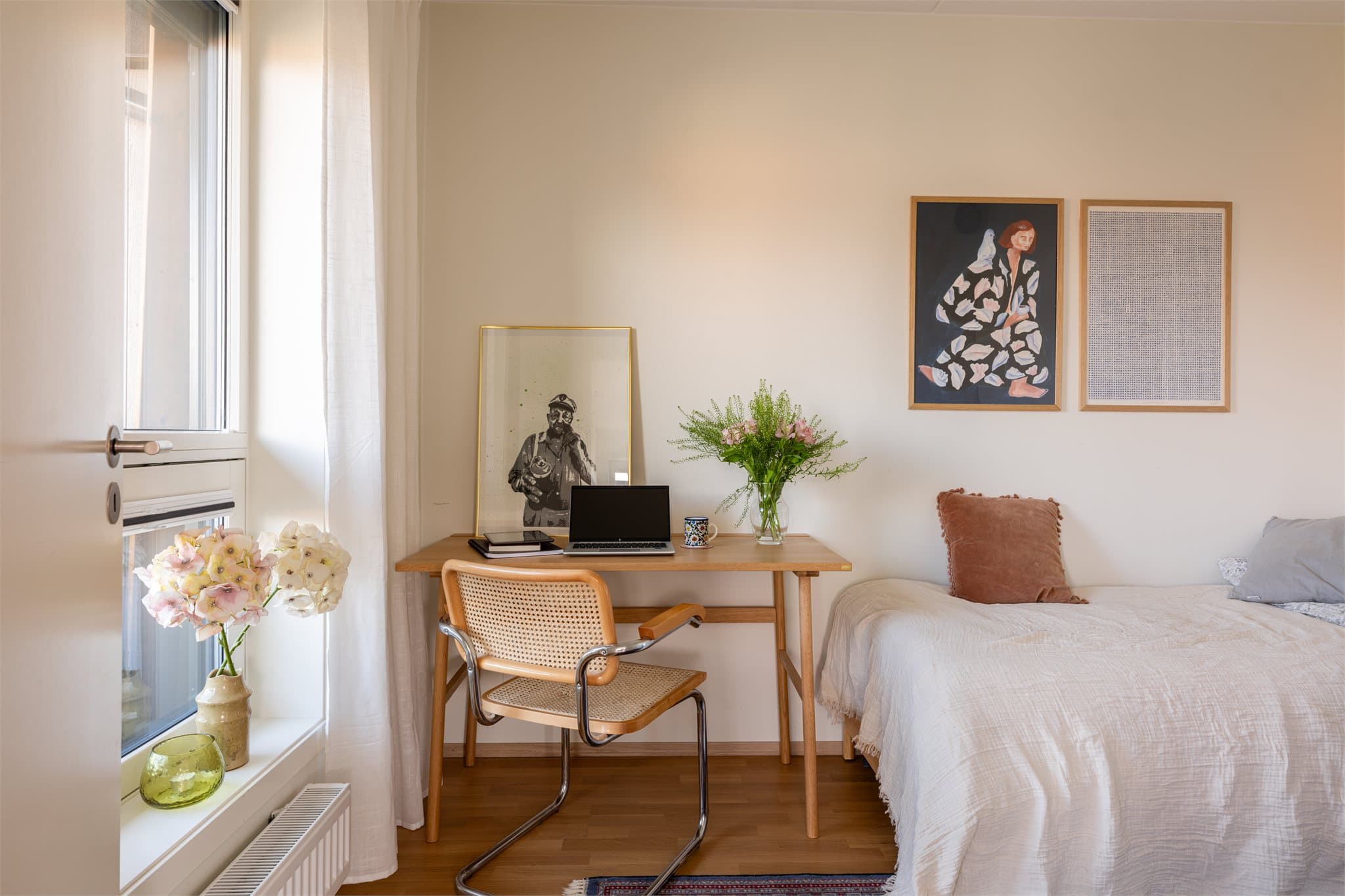 Soverom 3 er lyst og innbydende med god atmosfære.