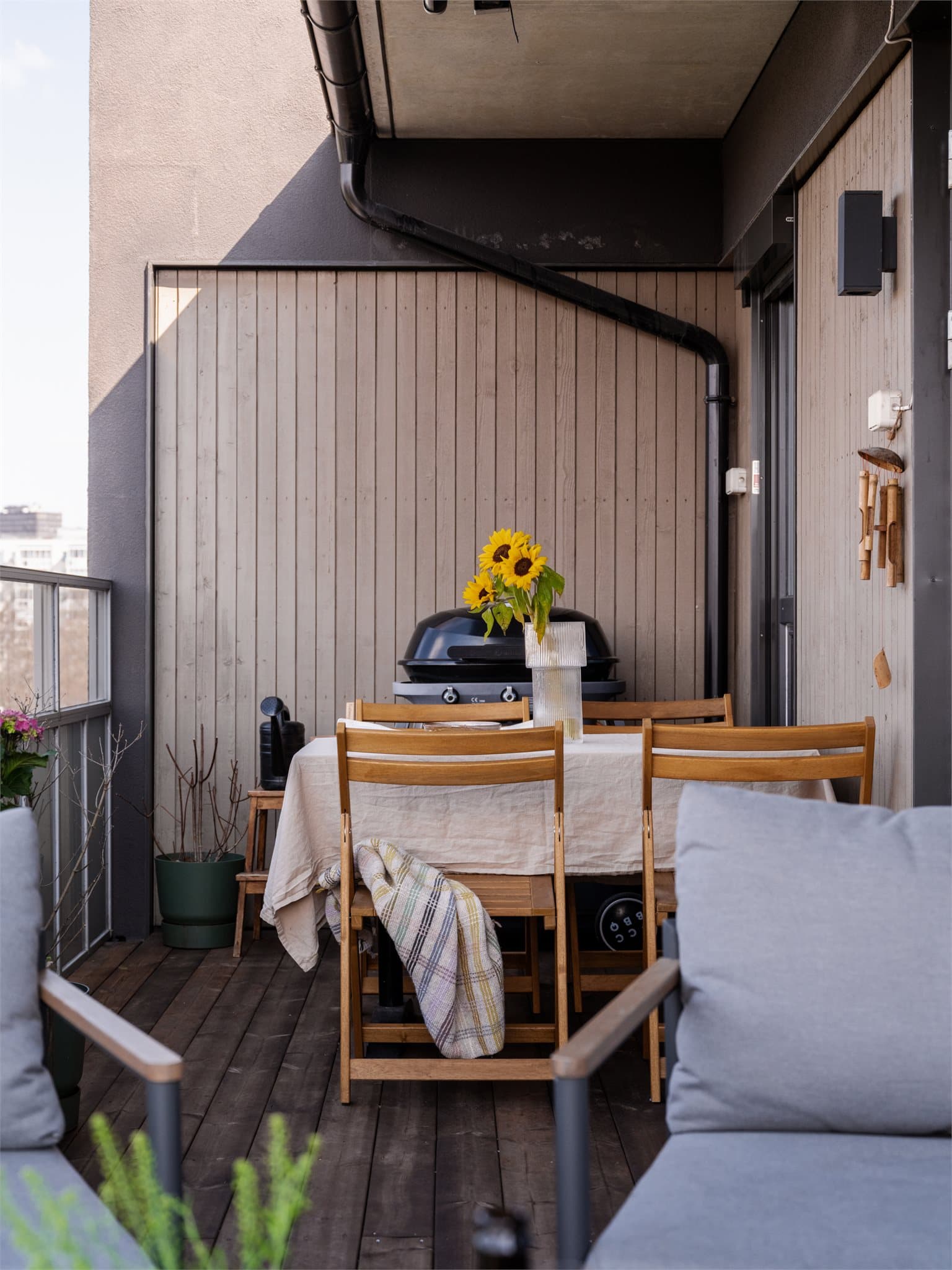 God plass til både avslapning og hyggelige måltider ute.