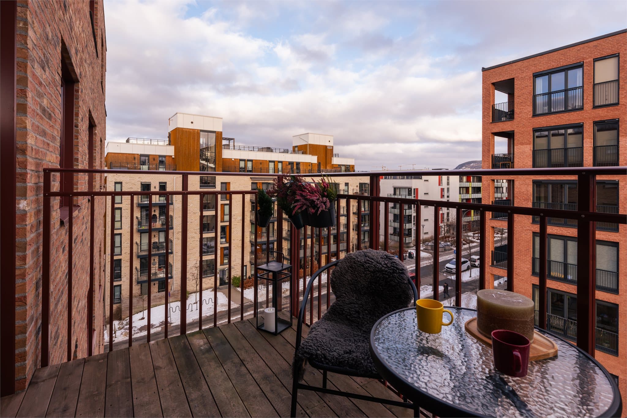 Et perfekt, skjermet fristed hvor de voksne kan nyte rolige kvelder sammen.