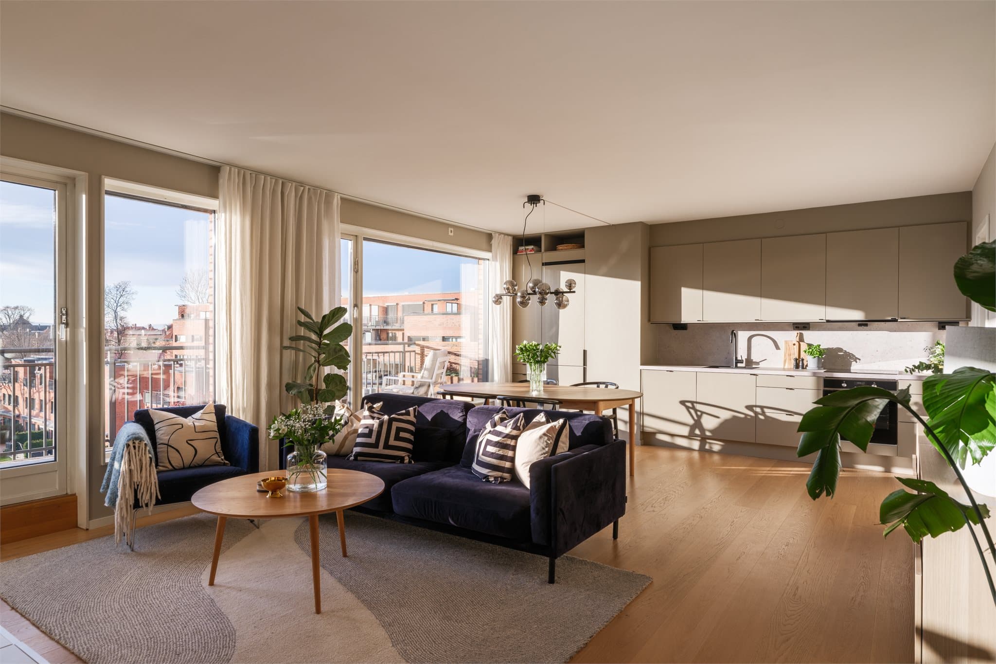 Emir Resulbegovic v. Emera Eiendomsmegling ønsker velkommen til Bertrand Narvesens vei 1!