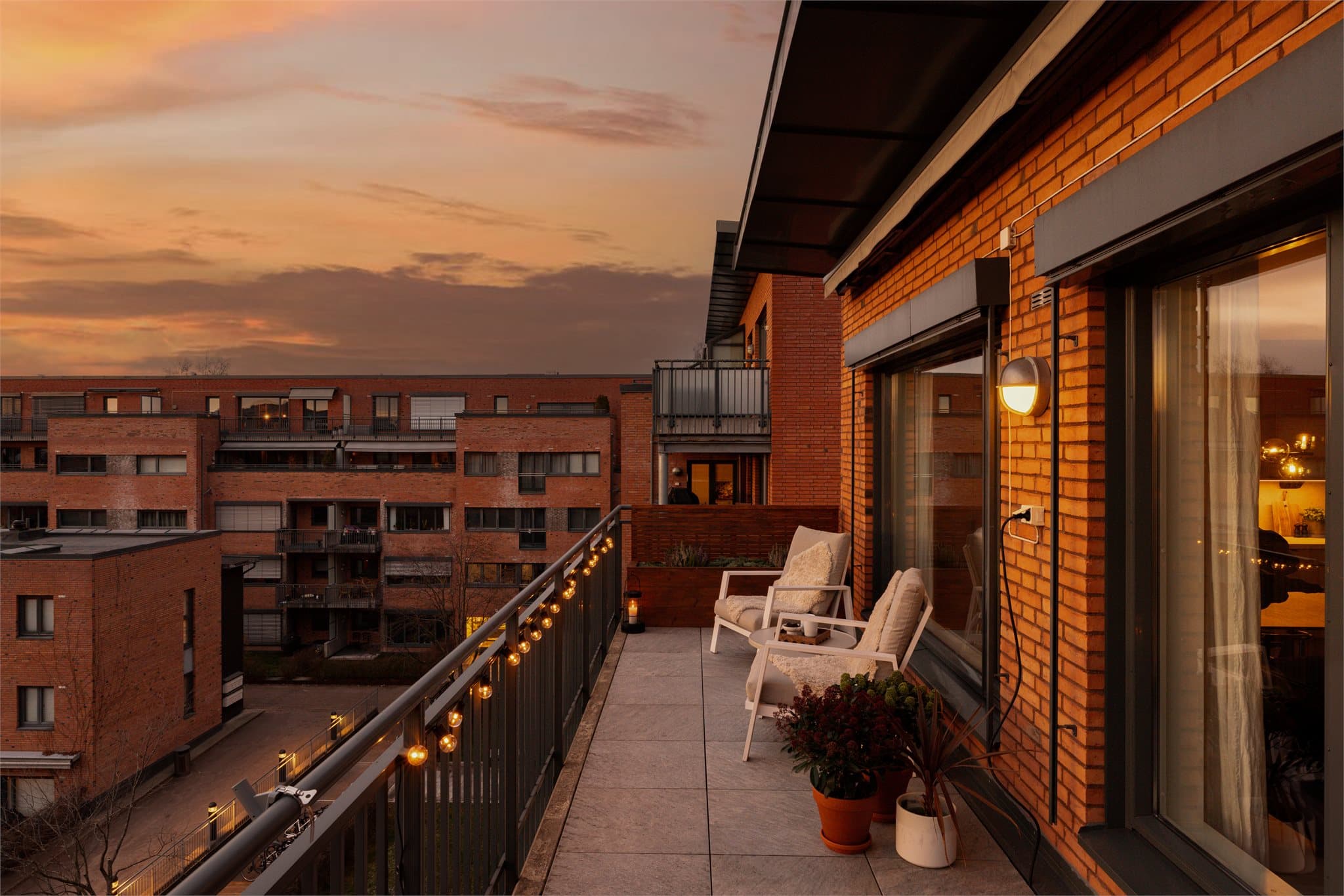 Her har du sol fra morgen til kveld, og kveldene byr ofte på spektakulære solnedganger.