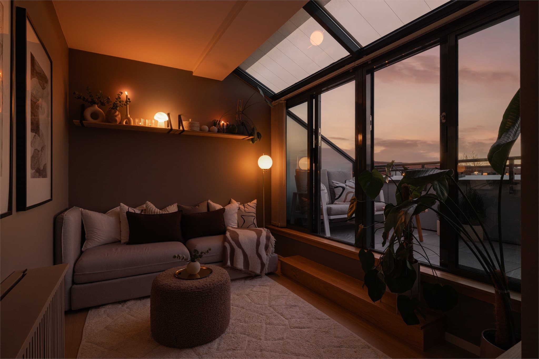 Rommet får en nærmest magisk atmosfære, takket være det fantastiske utsynet mot himmelen.