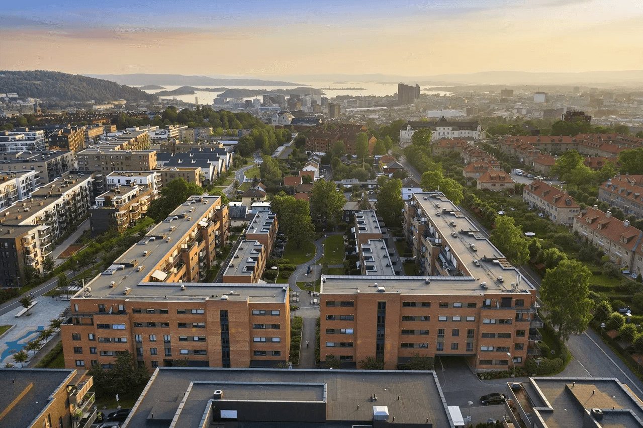 Tiedemannsjordet er et populært og svært barnevennlig område hvor alle og enhver vil trives!