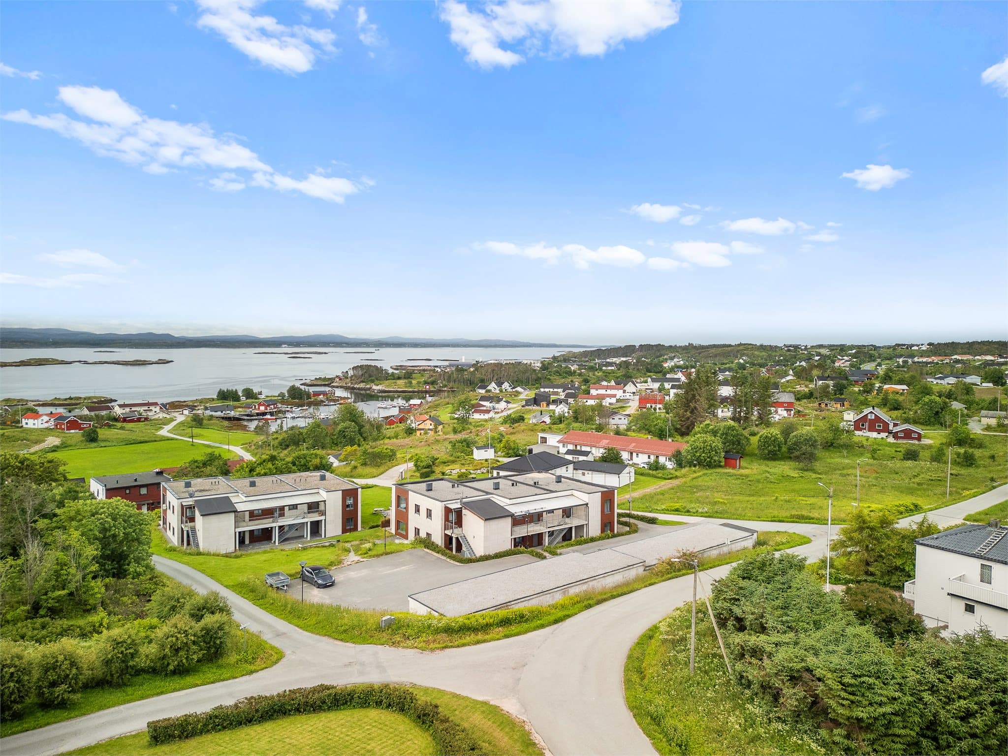 Nærhet til fine naturomgivelser og turmuligheter gir gode muligheter for friluftsliv og rekreasjon.