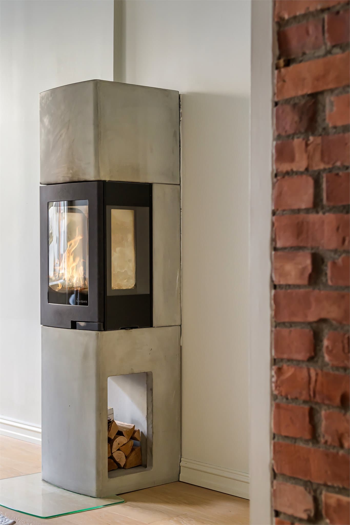 Hele leiligheten er nylig malt, med unntak av kjøkkenet.