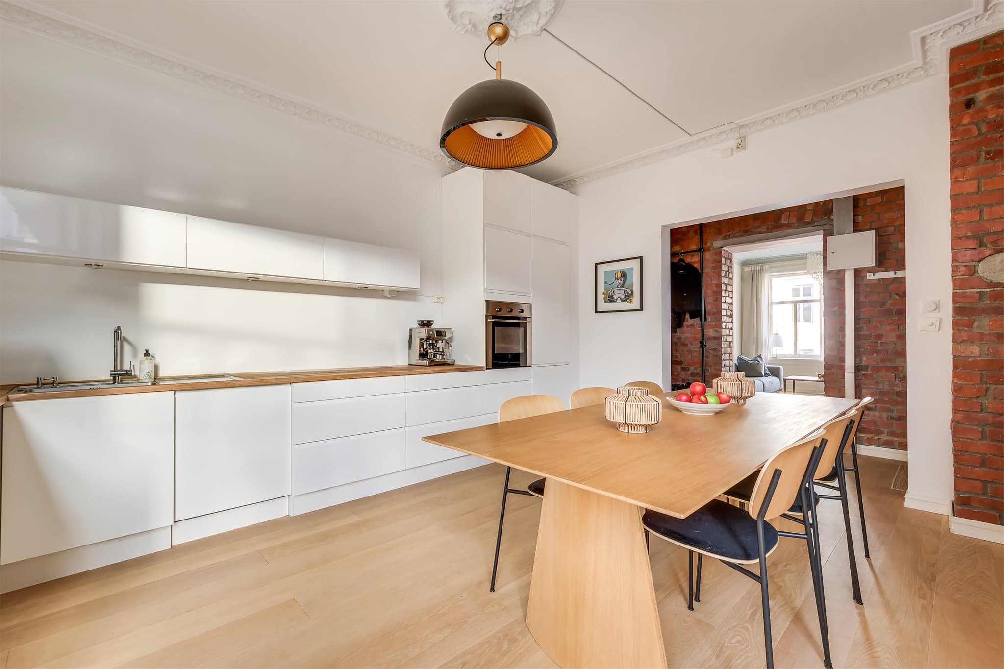 Milad Alexander Sabori v. Emera Eiendomsmegling ønsker velkommen til Vestfoldgata 2B.