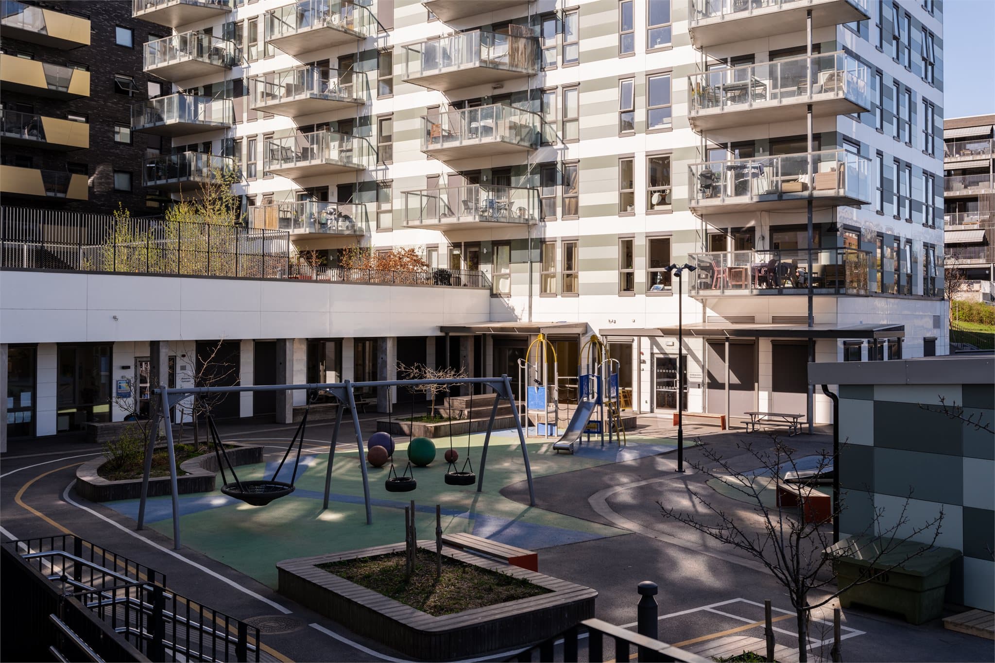 Området har godt utvalg av skoler og barnehager.