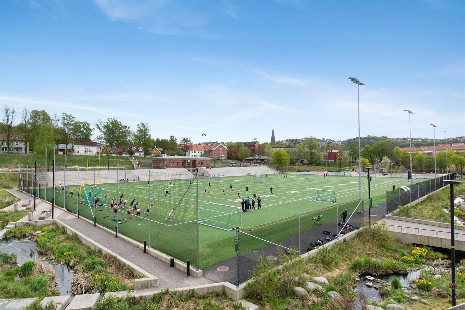 Jordal kunstgress er like i nærheten.