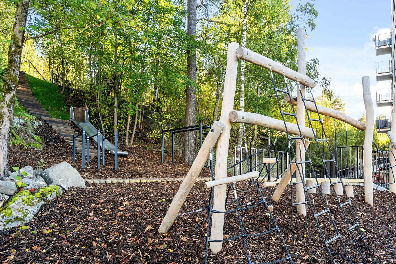 Fellesareal - tuftepark med treningsapparater