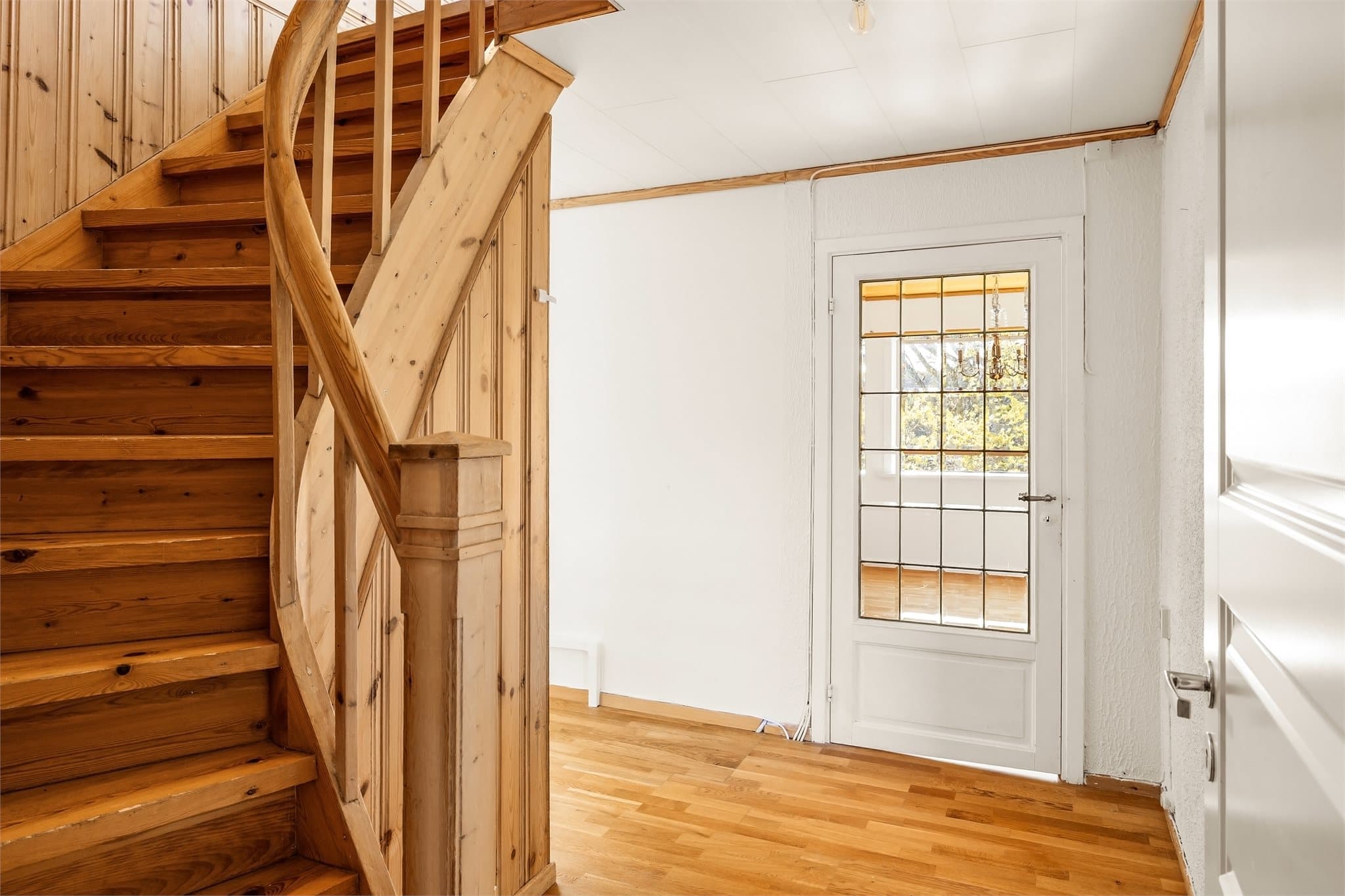 Loftsetasjen har 4 soverom, et kontor og måler 56m²