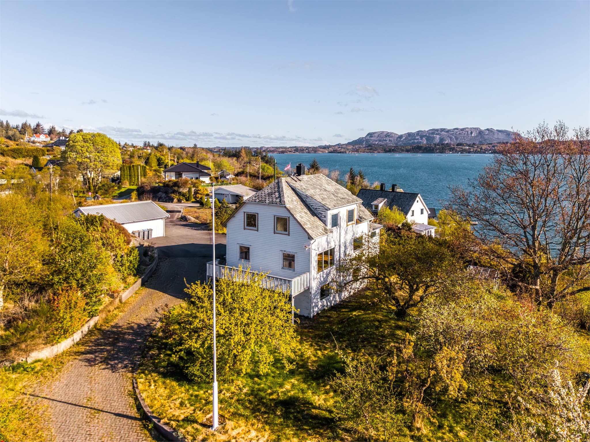 Emera Eiendomsmegling v/Sjur Breistein har gleden av å presentere Søre Åndalsvik 34