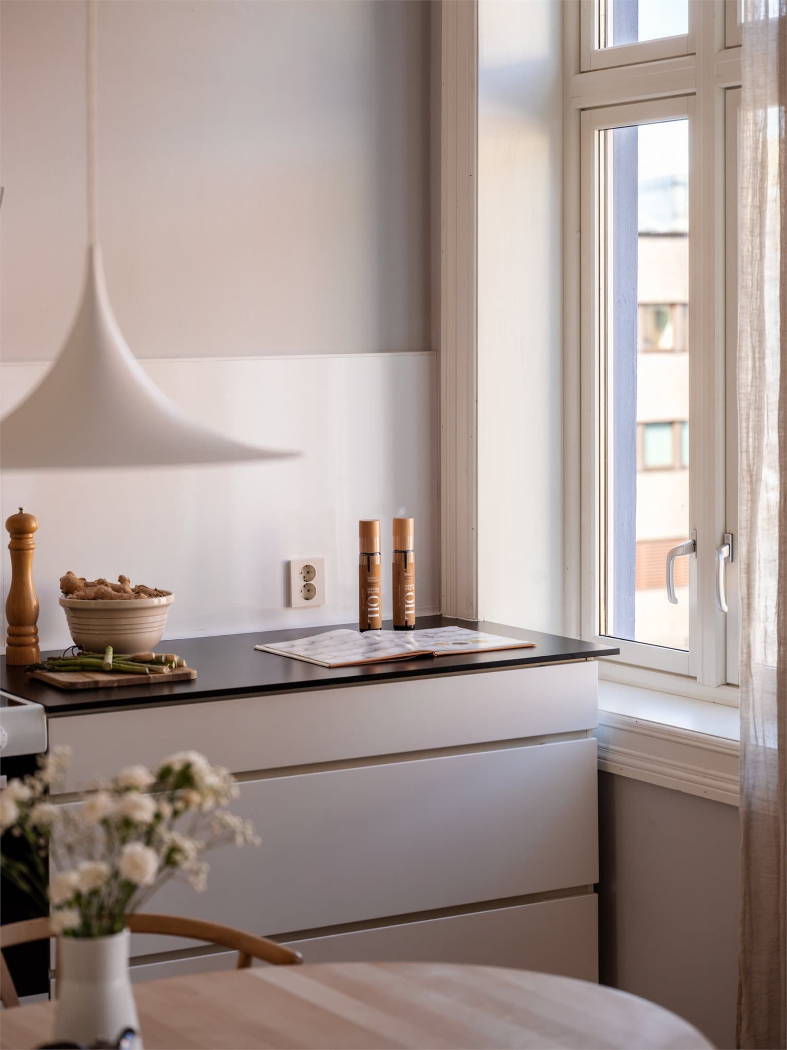 Vinduer med isolerglass fra 2016 bidrar til god komfort og energieffektivitet.