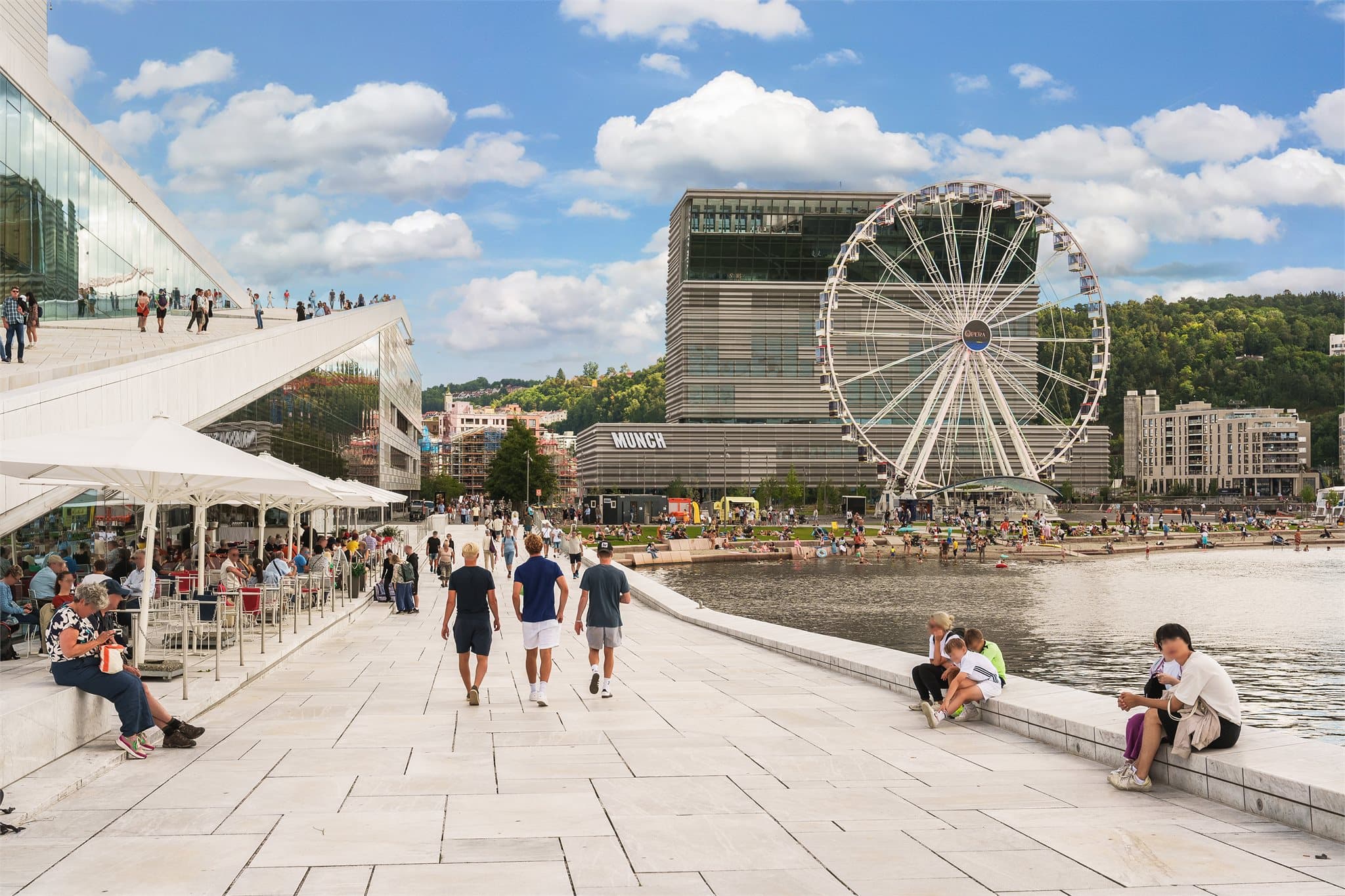 Du bor i gangavstand til Fjordbyen med Operaen, det nye Munchmuseet og Deichman hovedbibliotek.