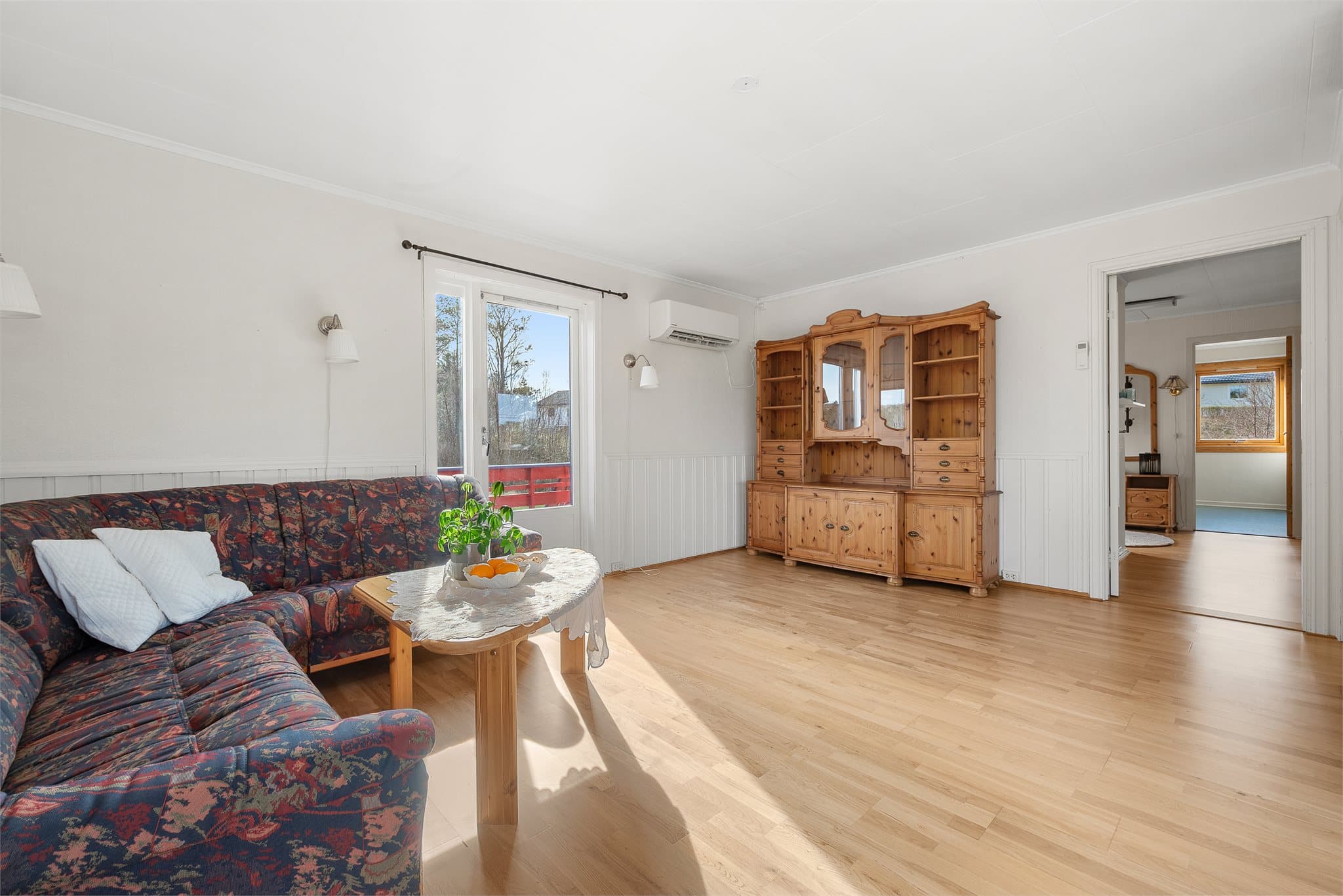 Med en gulvflate på hele 28 kvm byr stuen på gode møbleringsmuligheter.