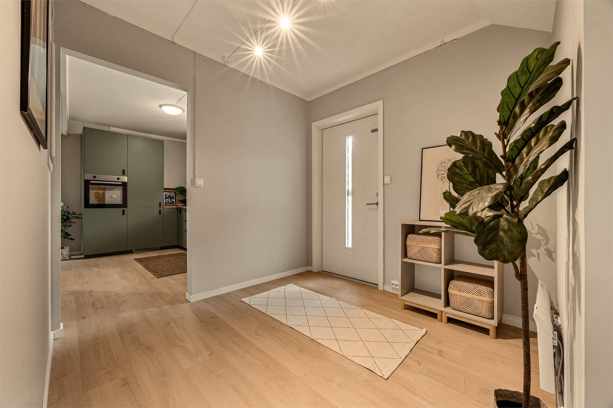 Velkommen inn! Praktisk entré som gir deg en fin velkomst hjem.