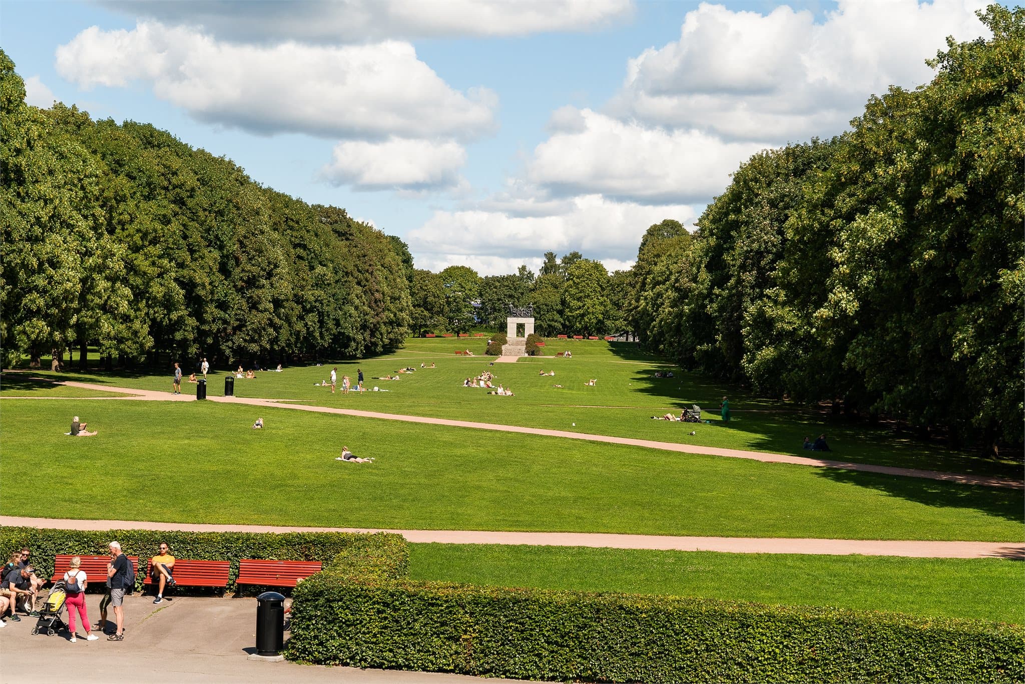 Parken er et populært rekreasjonsområde for turer, grilling og solfylte dager.