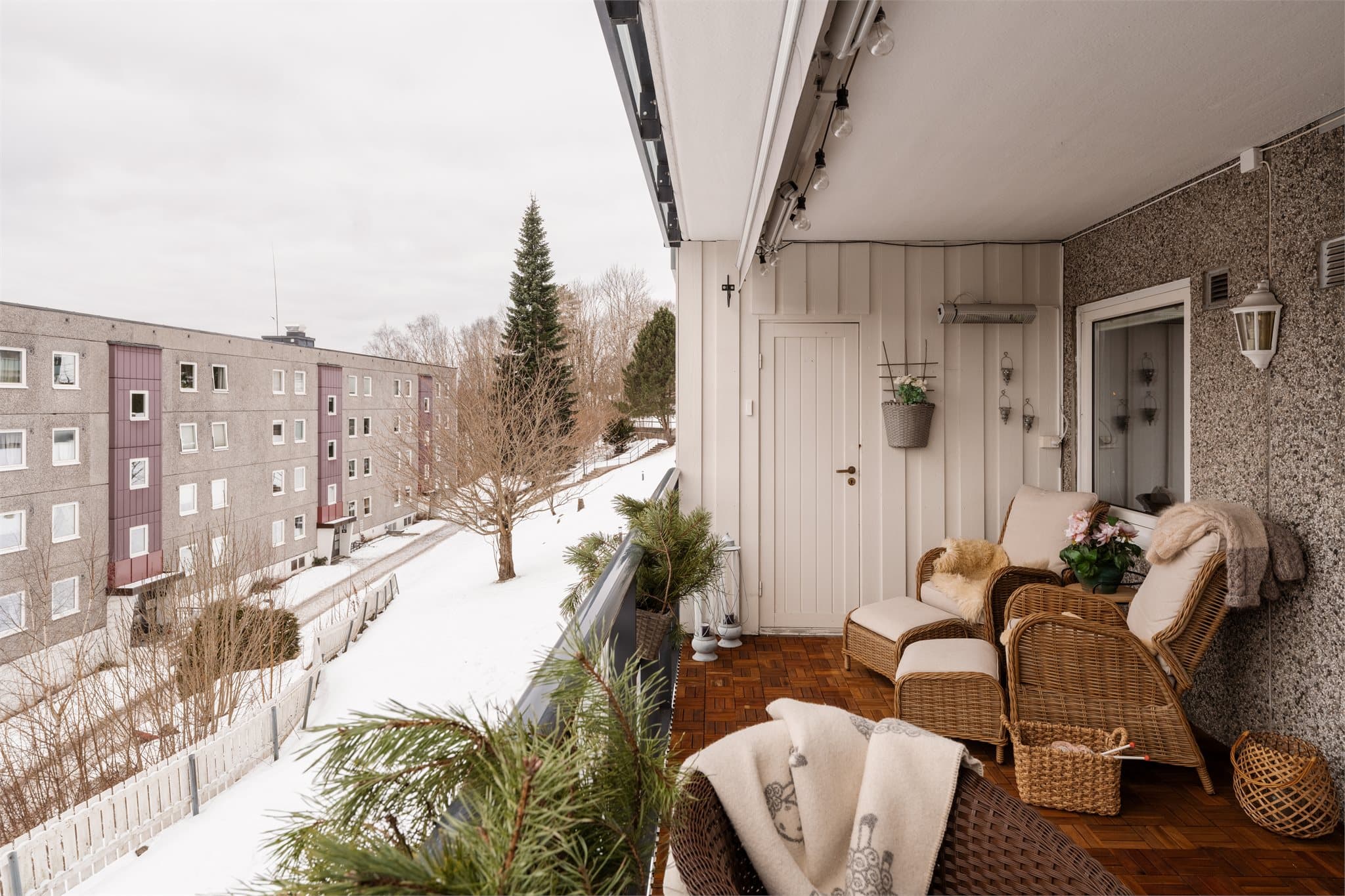 Med 13 m² er det rikelig med plass for en hyggelig sittegruppe.