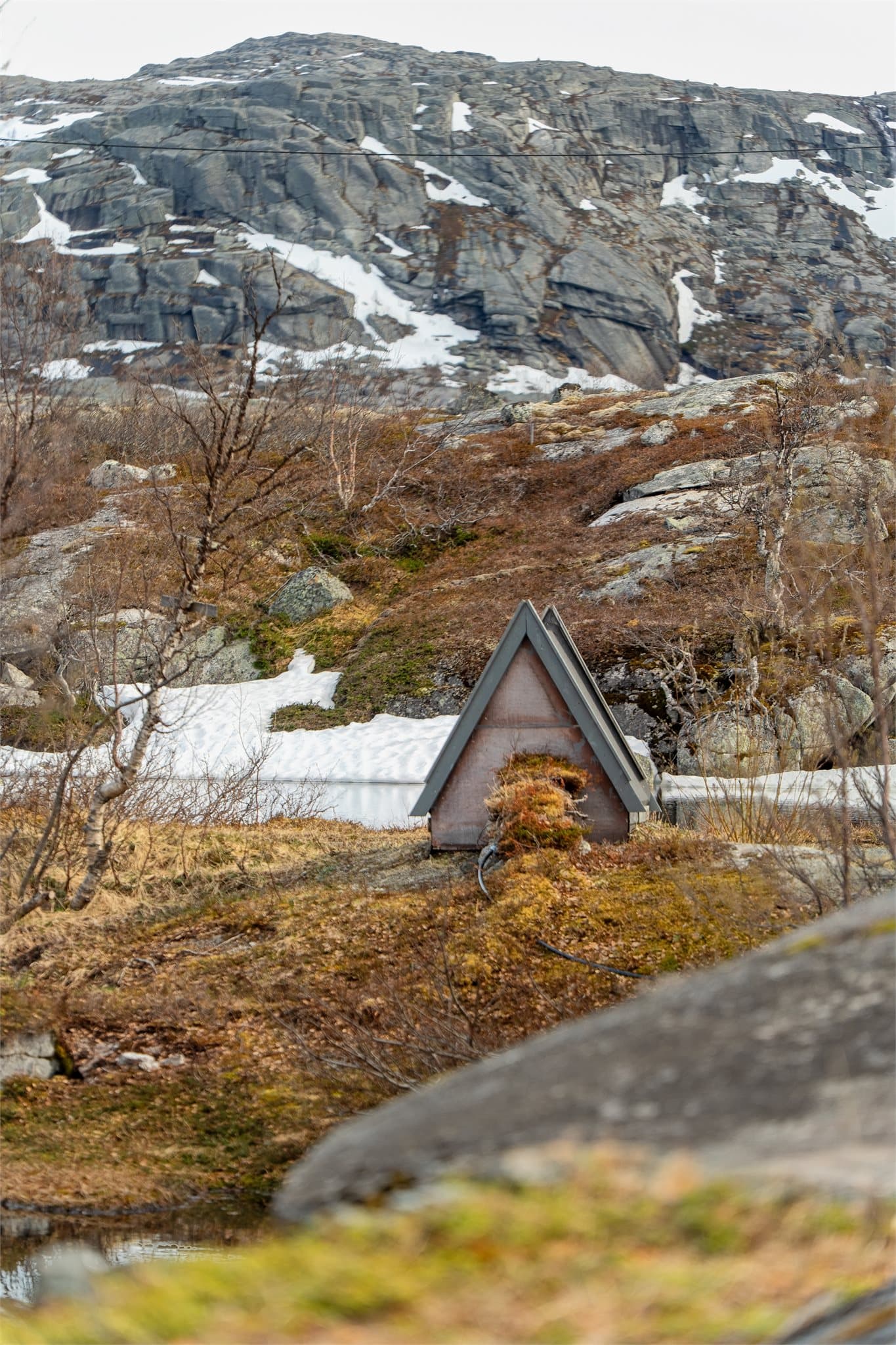 Vannstasjon cirka 50 meter fra hytta som forsyner hyttefeltet med helårsvann