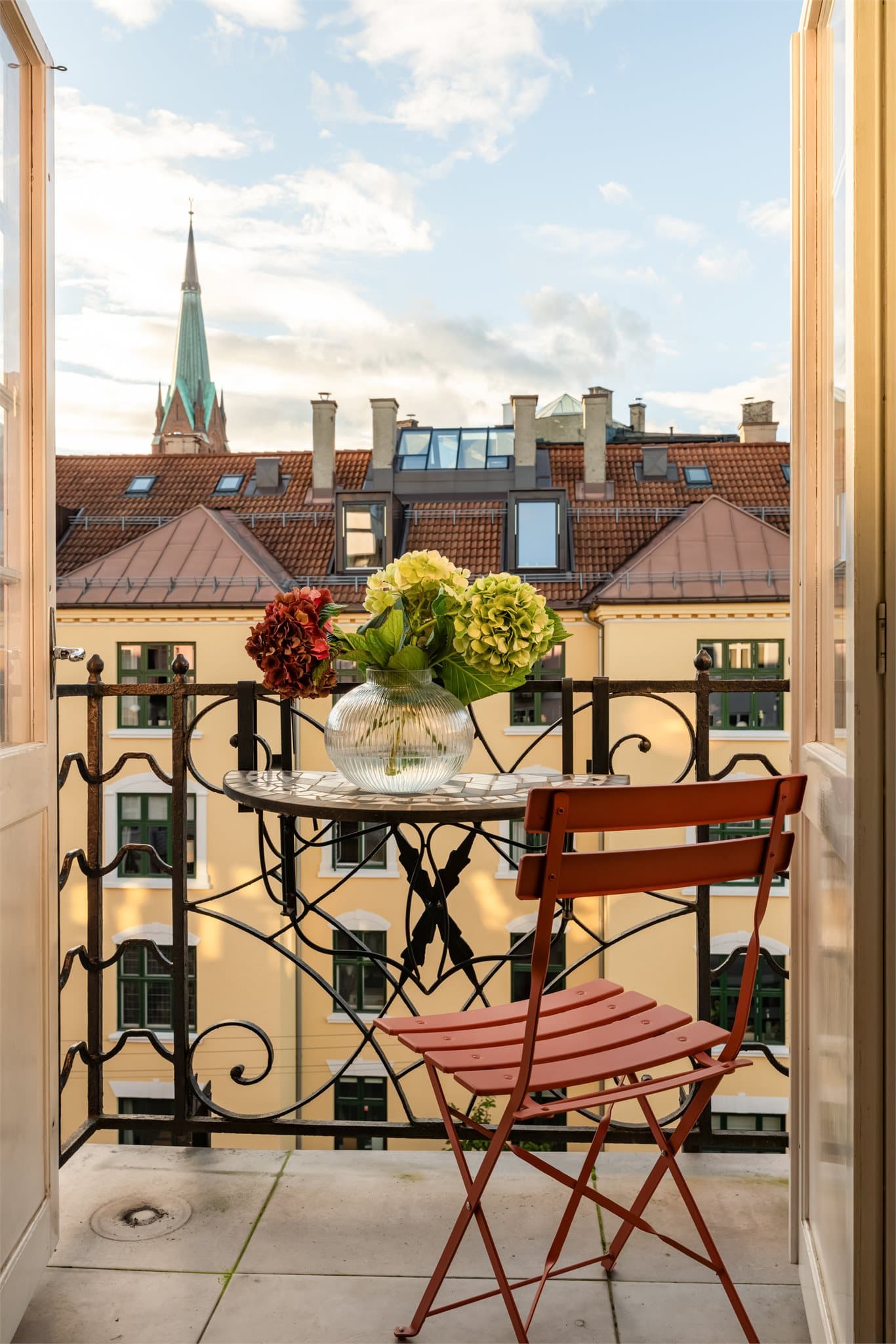 Emera Eiendomsmegling ved Didrik Tollefsen (469 287 82) ønsker velkommen til Camilla Colletts vei 15.