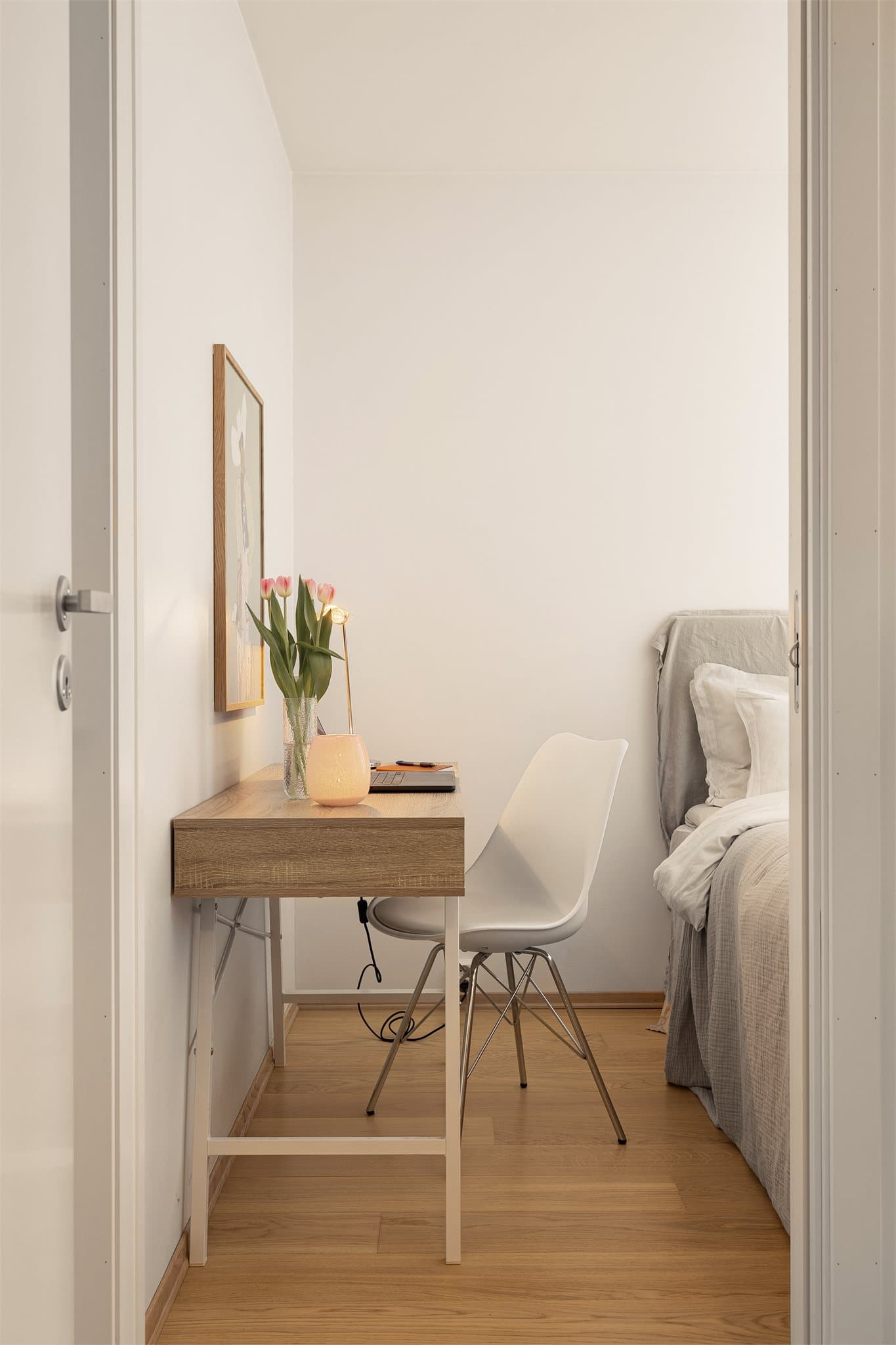 Det er også plass til en kontorløsning på soverommet om ønskelig.