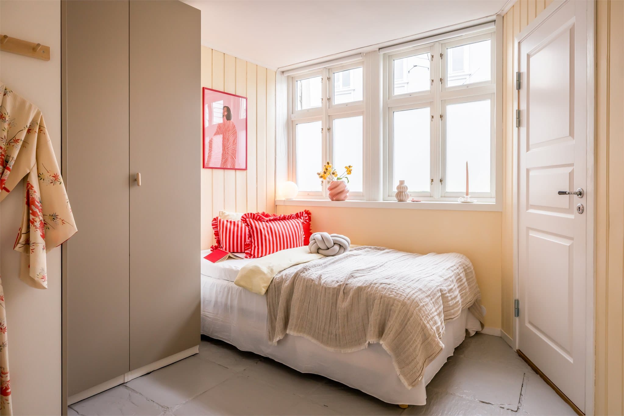 Romslig soverom i underetasjen på 9,5m²