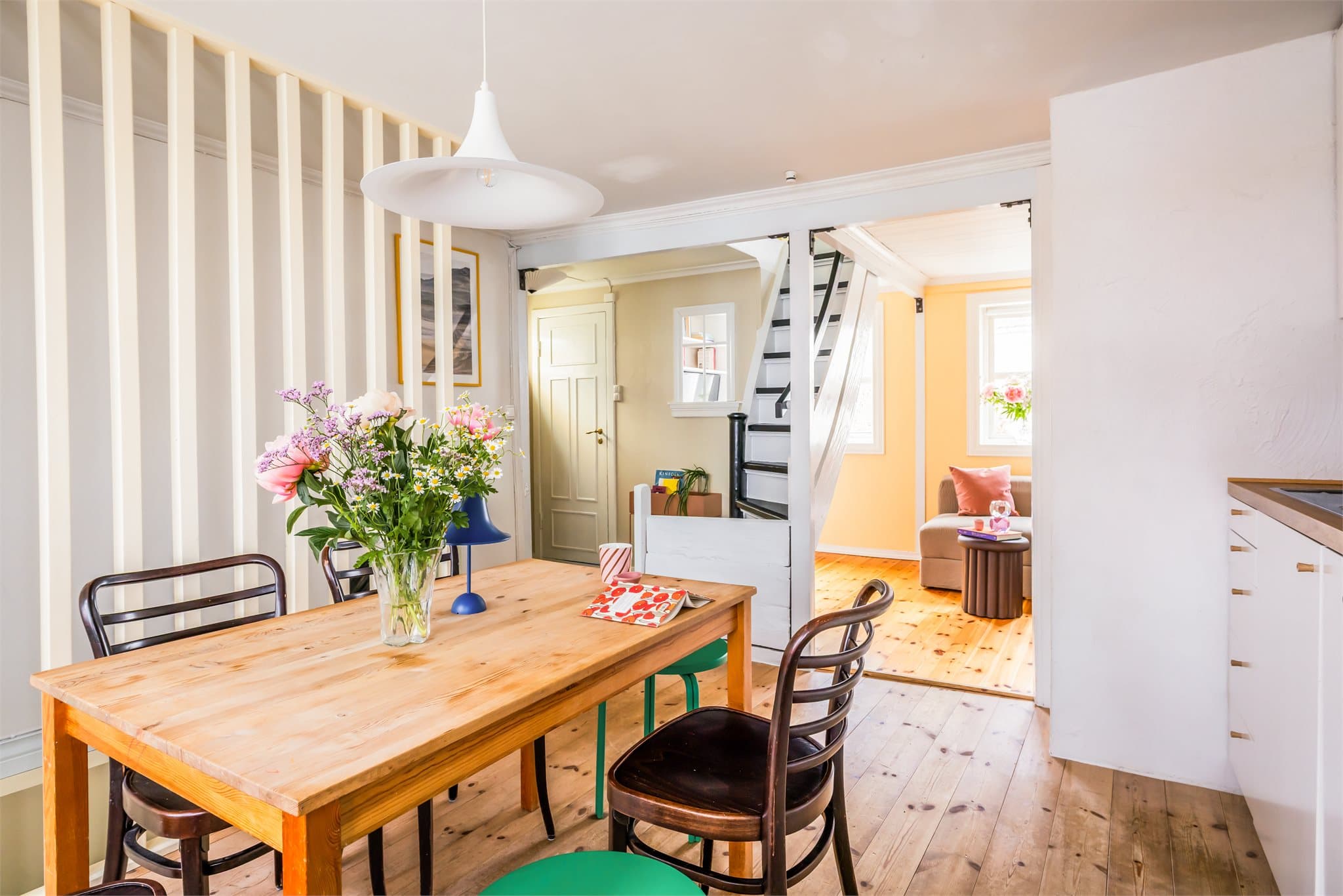 Ny eier får gleden av integrert stekeovn, induksjonstopp, oppvaskmaskin og vegghengt ventilator