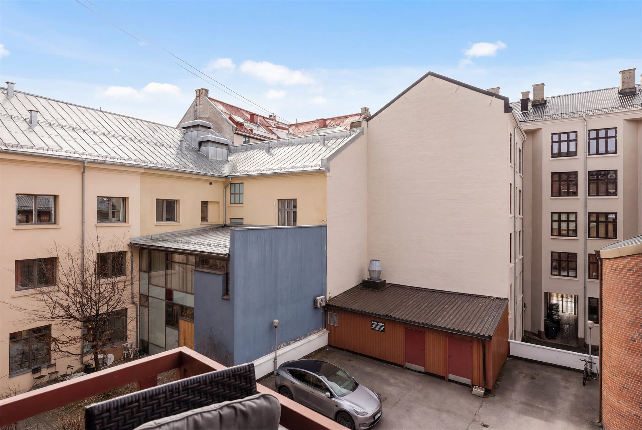 Skjermet og stille bakgård - kun et steinkast unna Majorstuenkrysset.