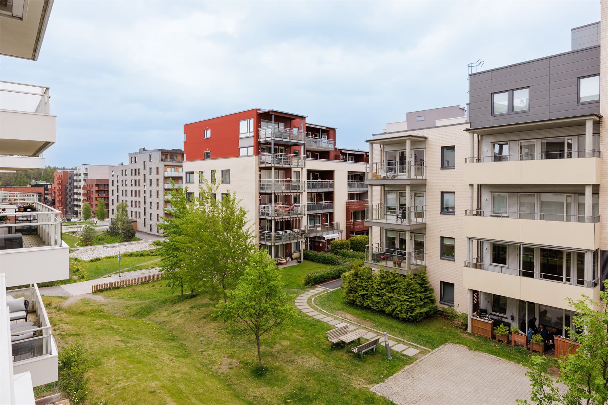 Balkongen er vendt mot indre rolig bakgård.
