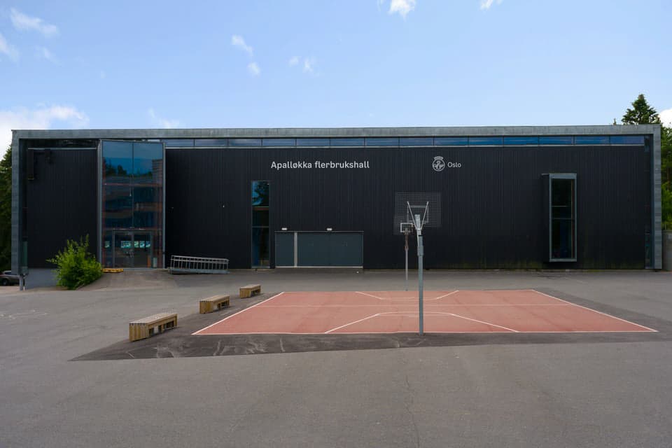 I tillegg har du kort vei til både barne- og ungdommskole (Rødtvet barneskole og Apalløkka ungdomsskole).