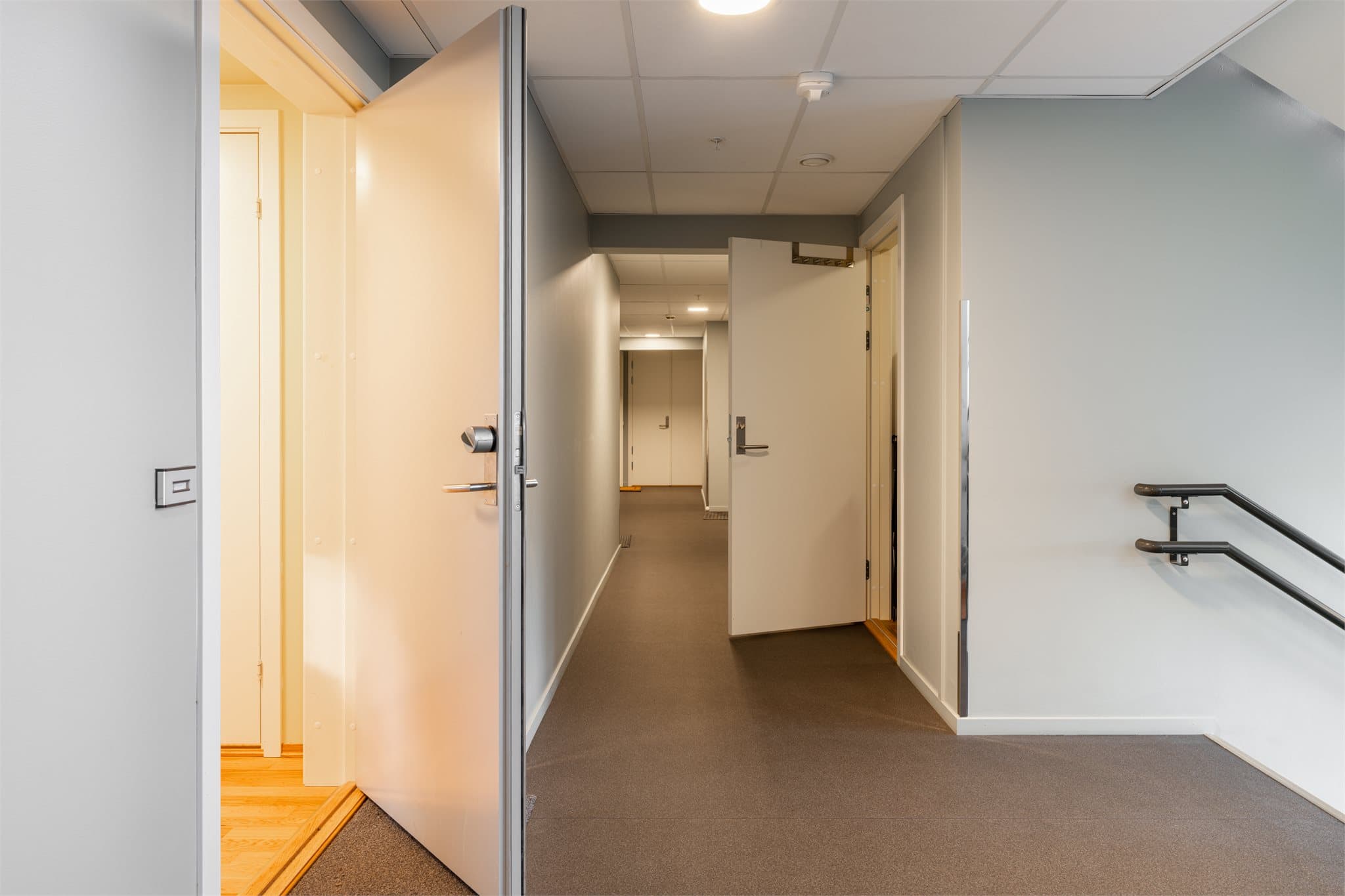 Tøffelavstand til egen bod i felles gang.