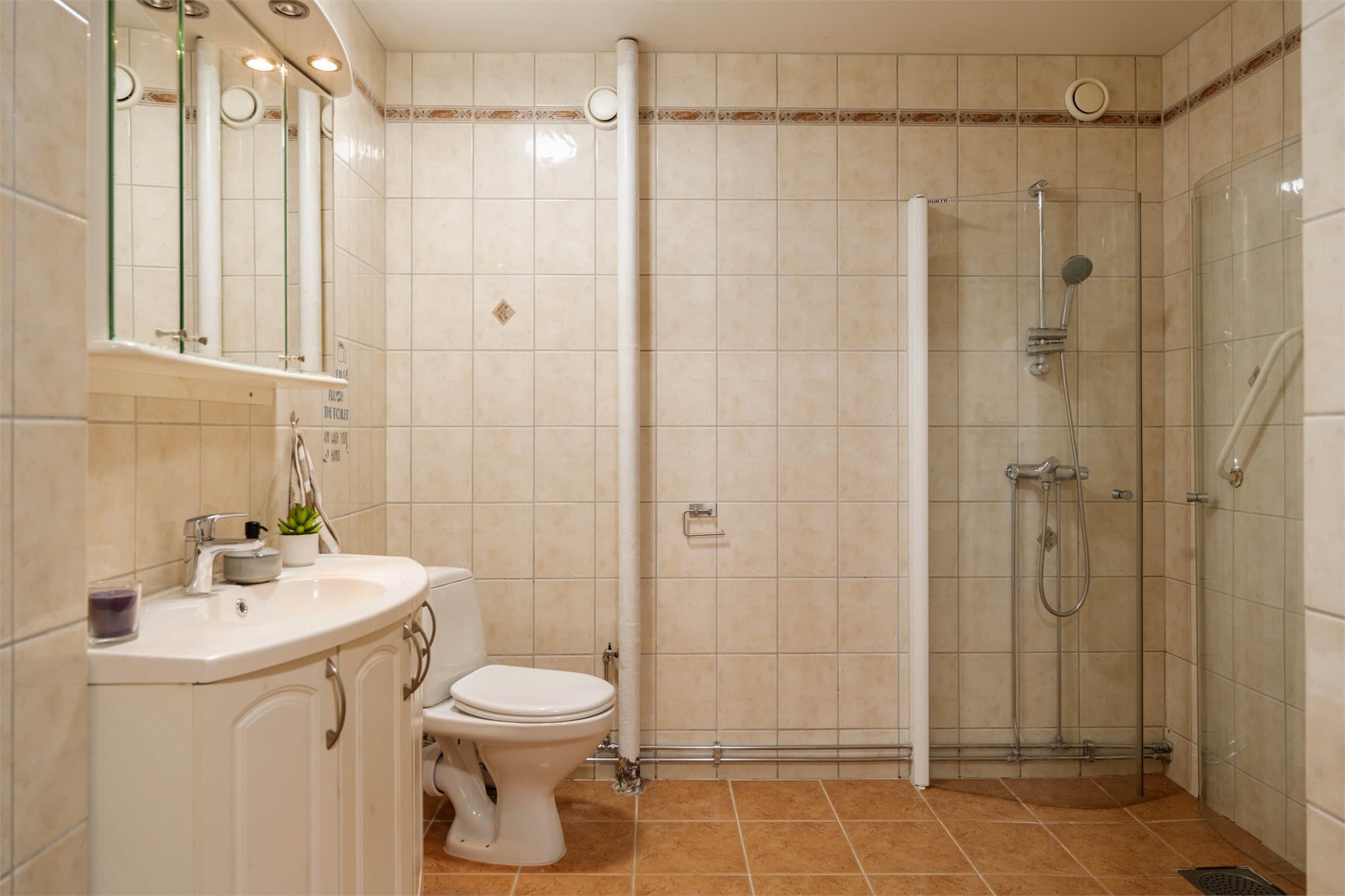 Borettslaget skal rehabilitere badet til leiligheten i november 2026, så her får du en sjelden mulighet til å påvirke hvordan badet skal se ut.