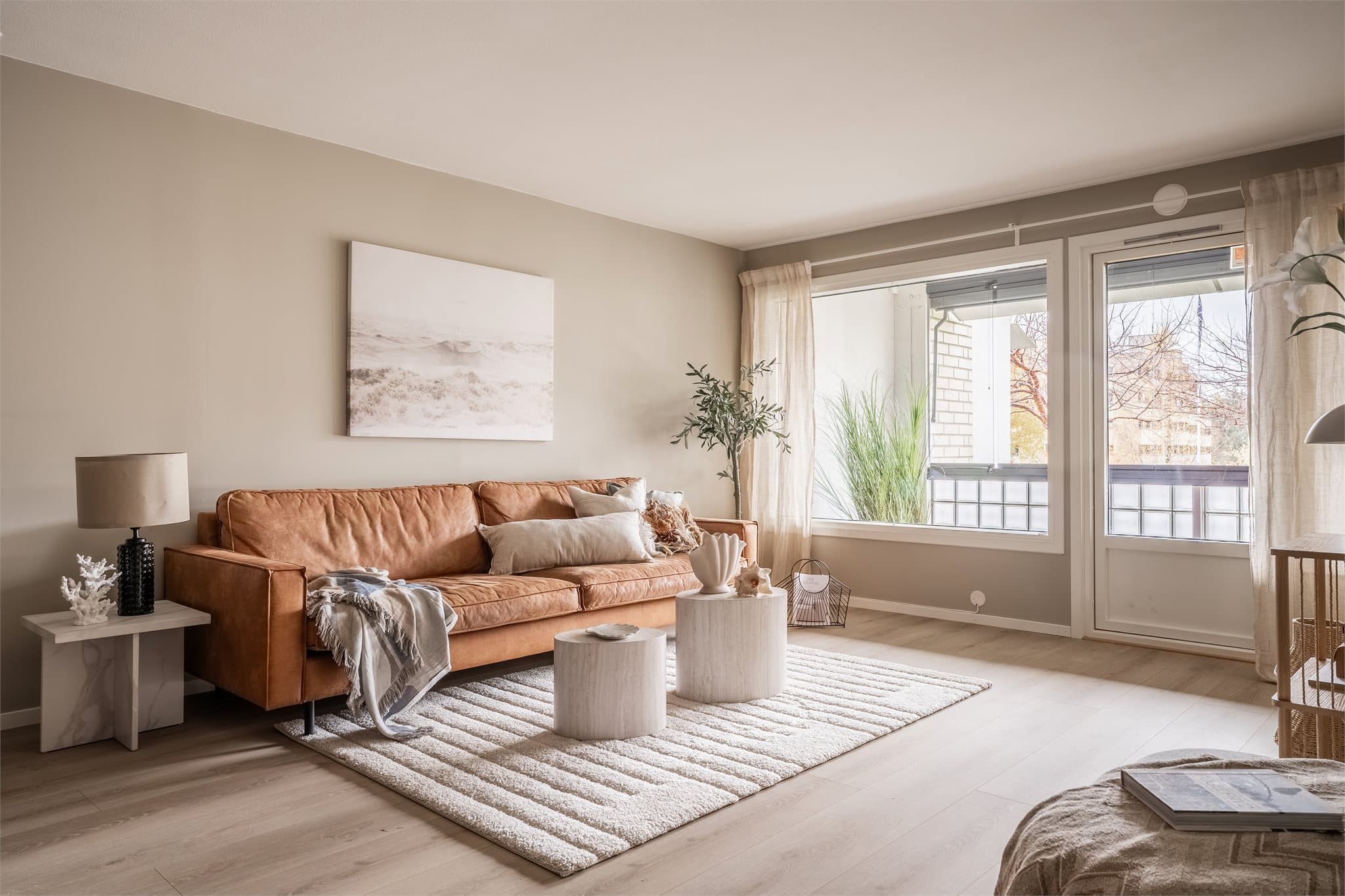 Daria Zuzanna Dymarska v. Emera Eiendomsmegling ønsker velkommen til Sverre Iversens vei 1.