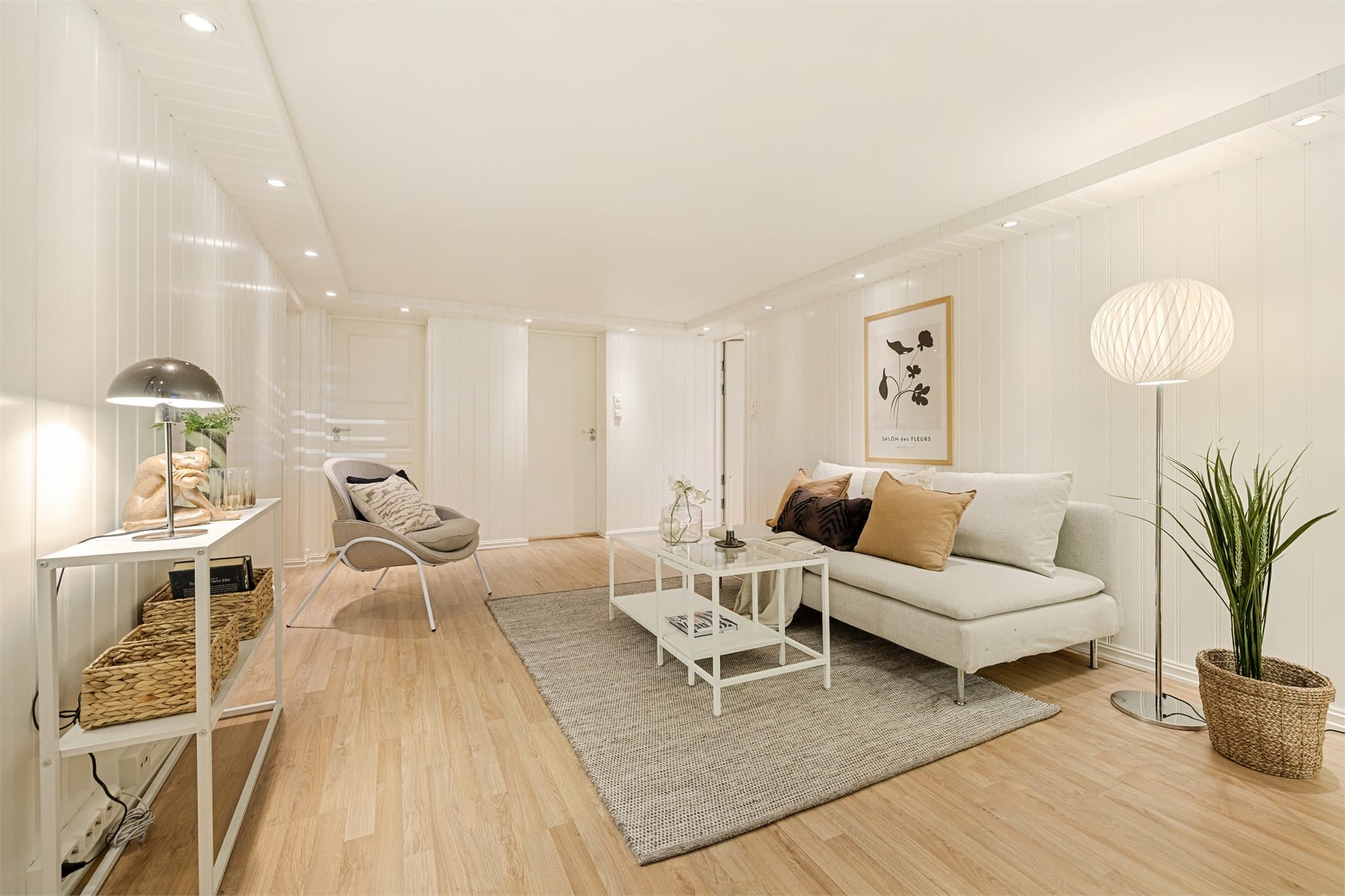 Kjellerstue og klesbod ble oppgradert i 2013. Det er lydklassifisert entrédør mellom gang og soverom, noe som bidrar til god lyddemping.