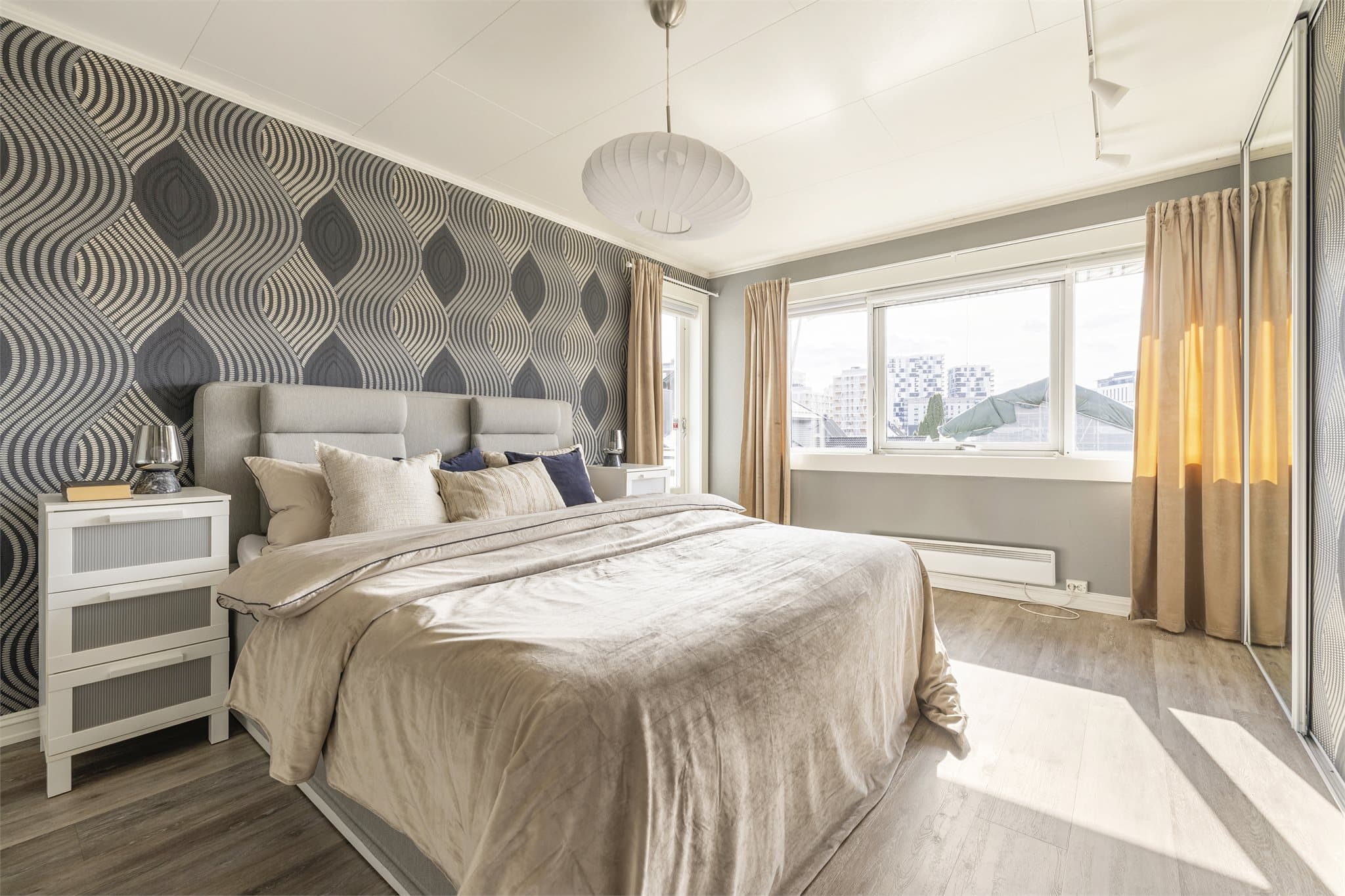 Hovedsoverommet er av god størrelse