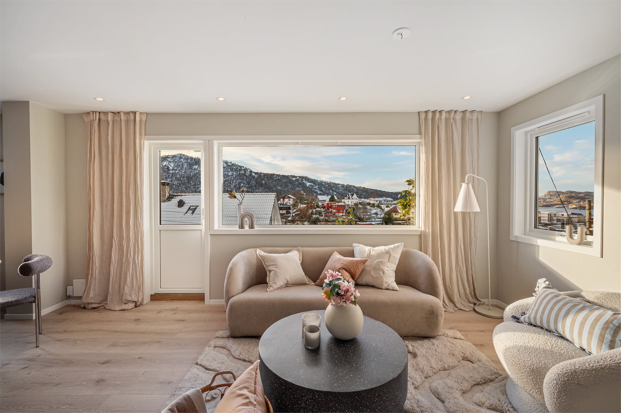 - Stue/kjøkken måler 31,3 m² -