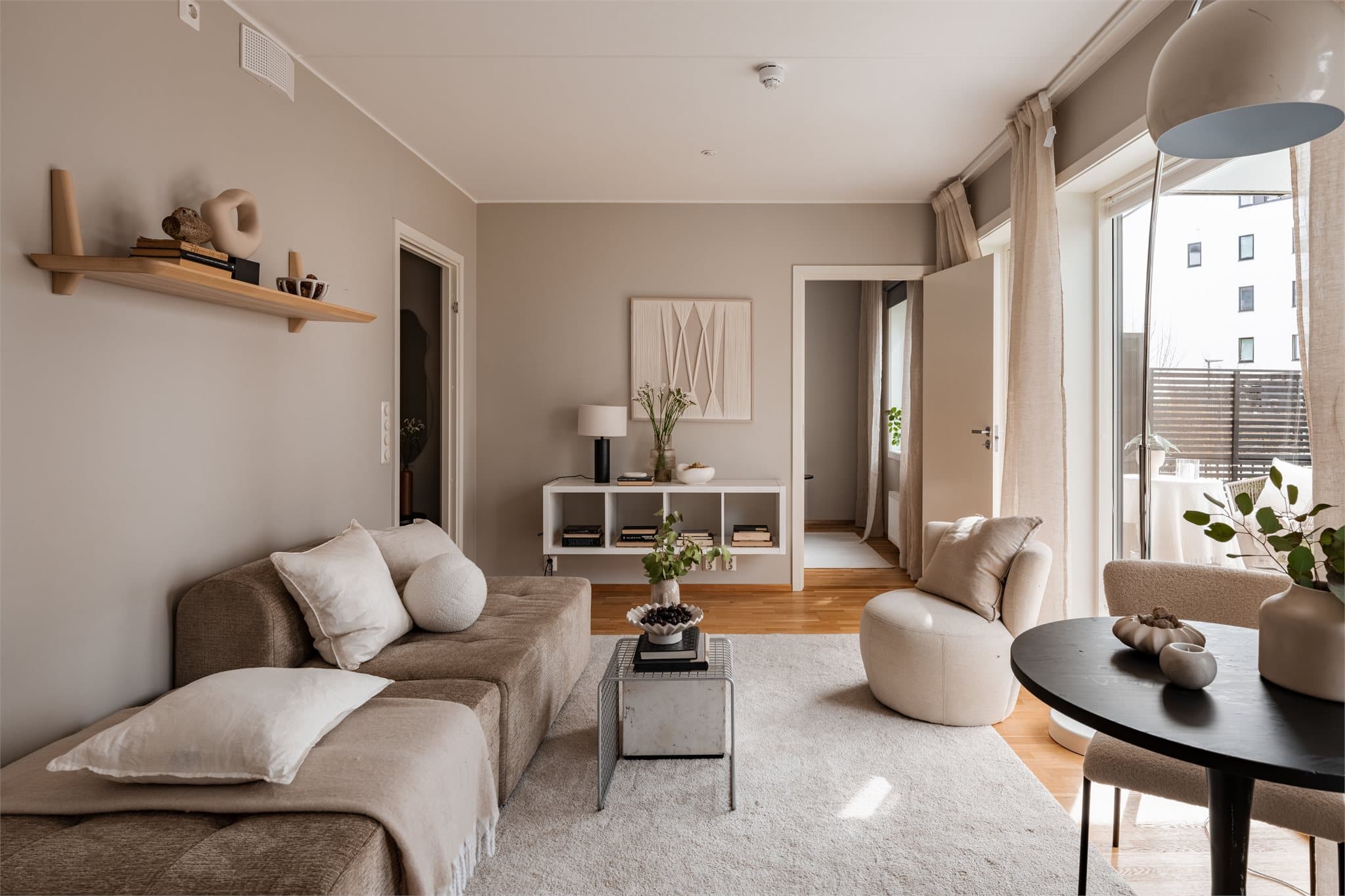 Gode møbleringsmuligheter på stuen.