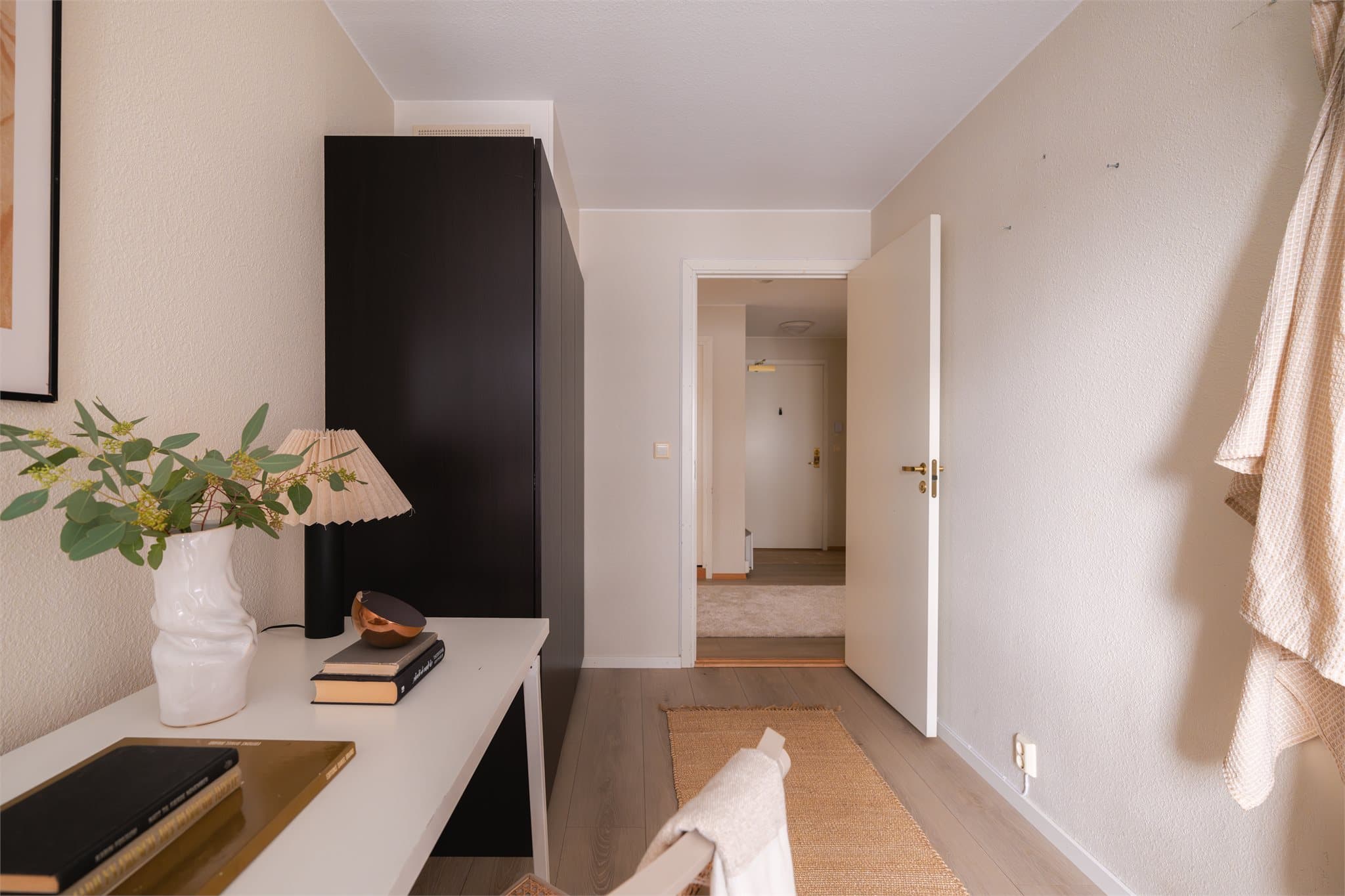 Alle soverommene er enkle å møblere og gir et godt grunnlag for personlig tilpasning.