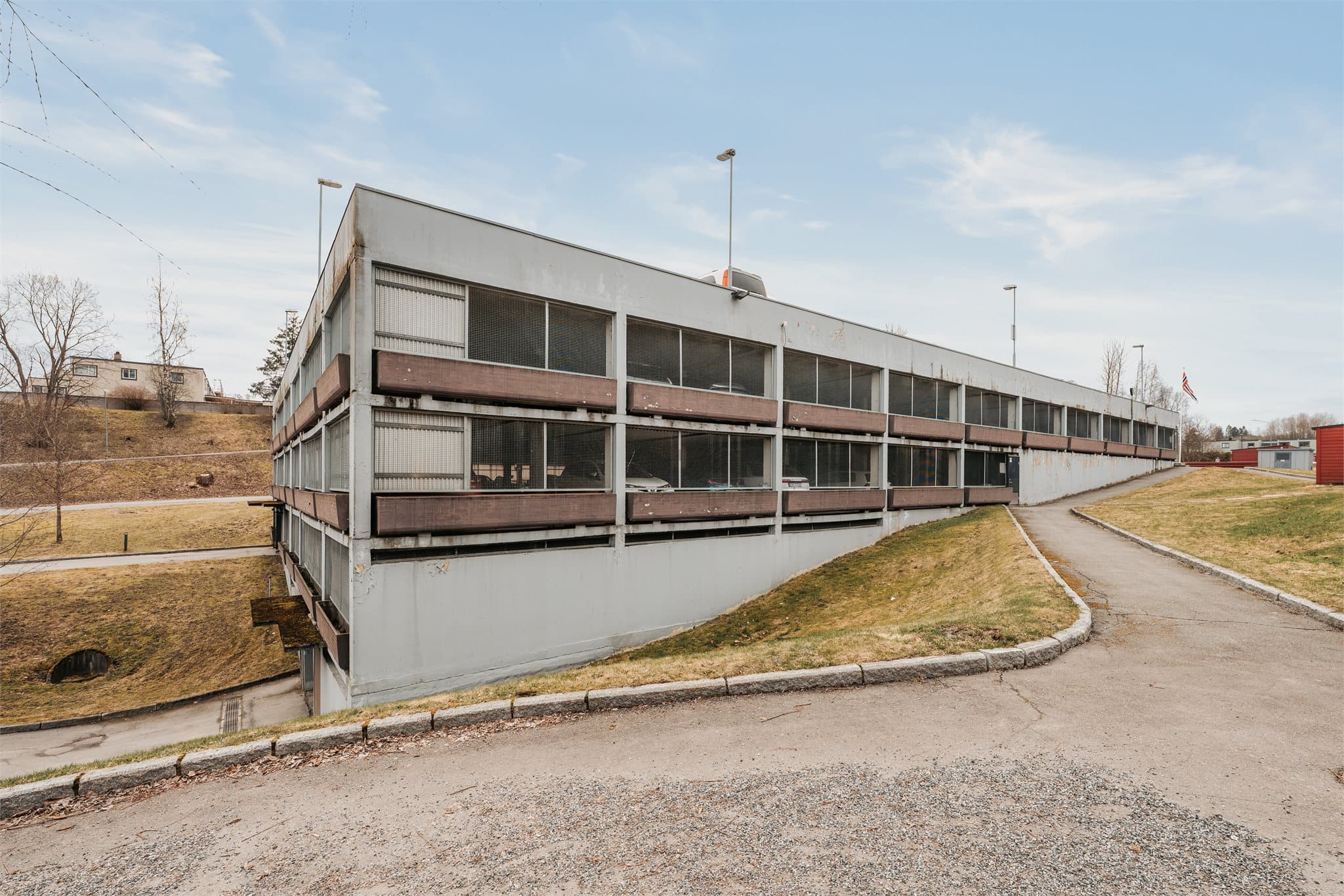 Garasjeplass medfølger.